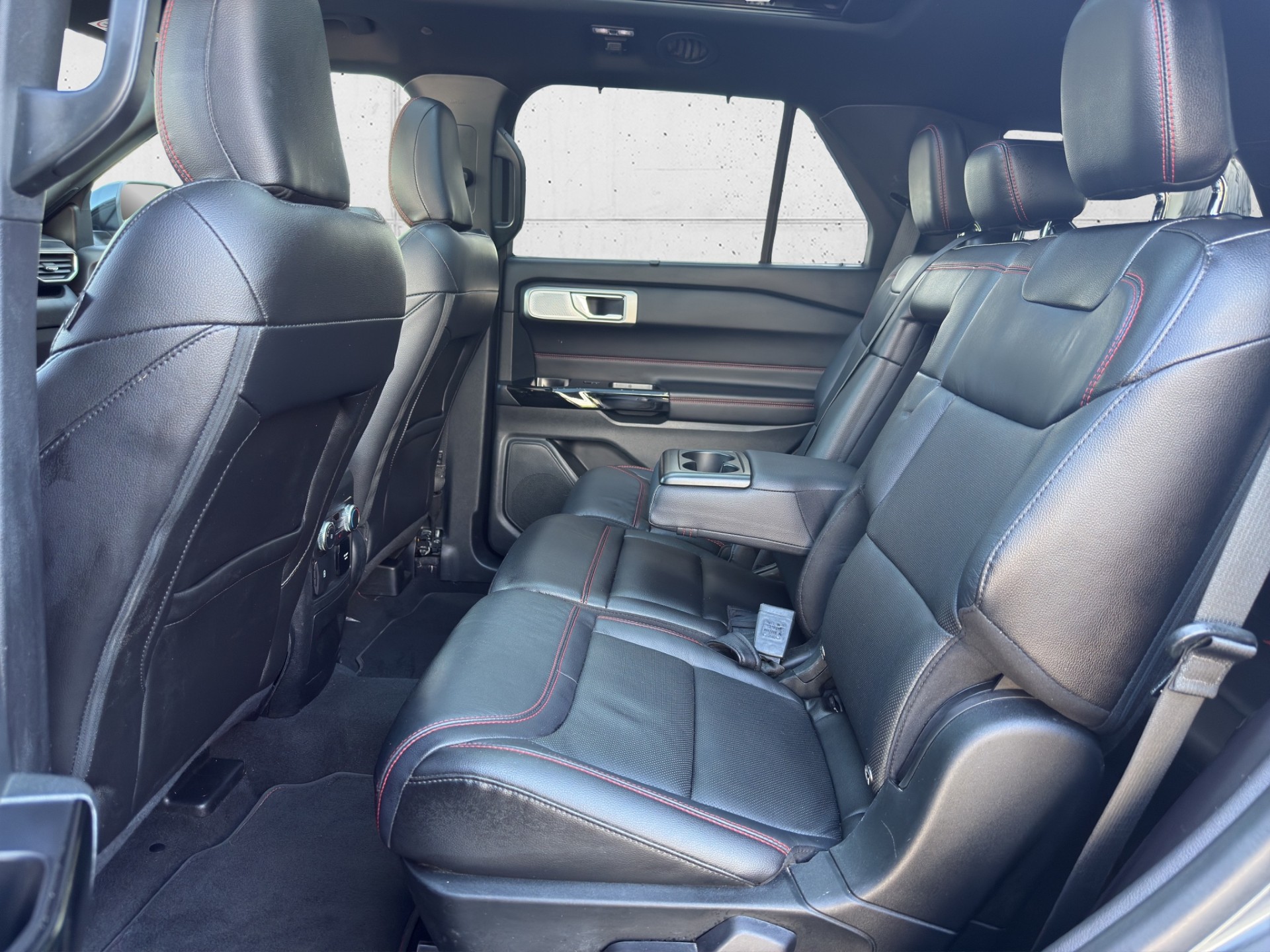 FORD Explorer 3.0 V6 Plug-in Hybrid ST-Line-image-13