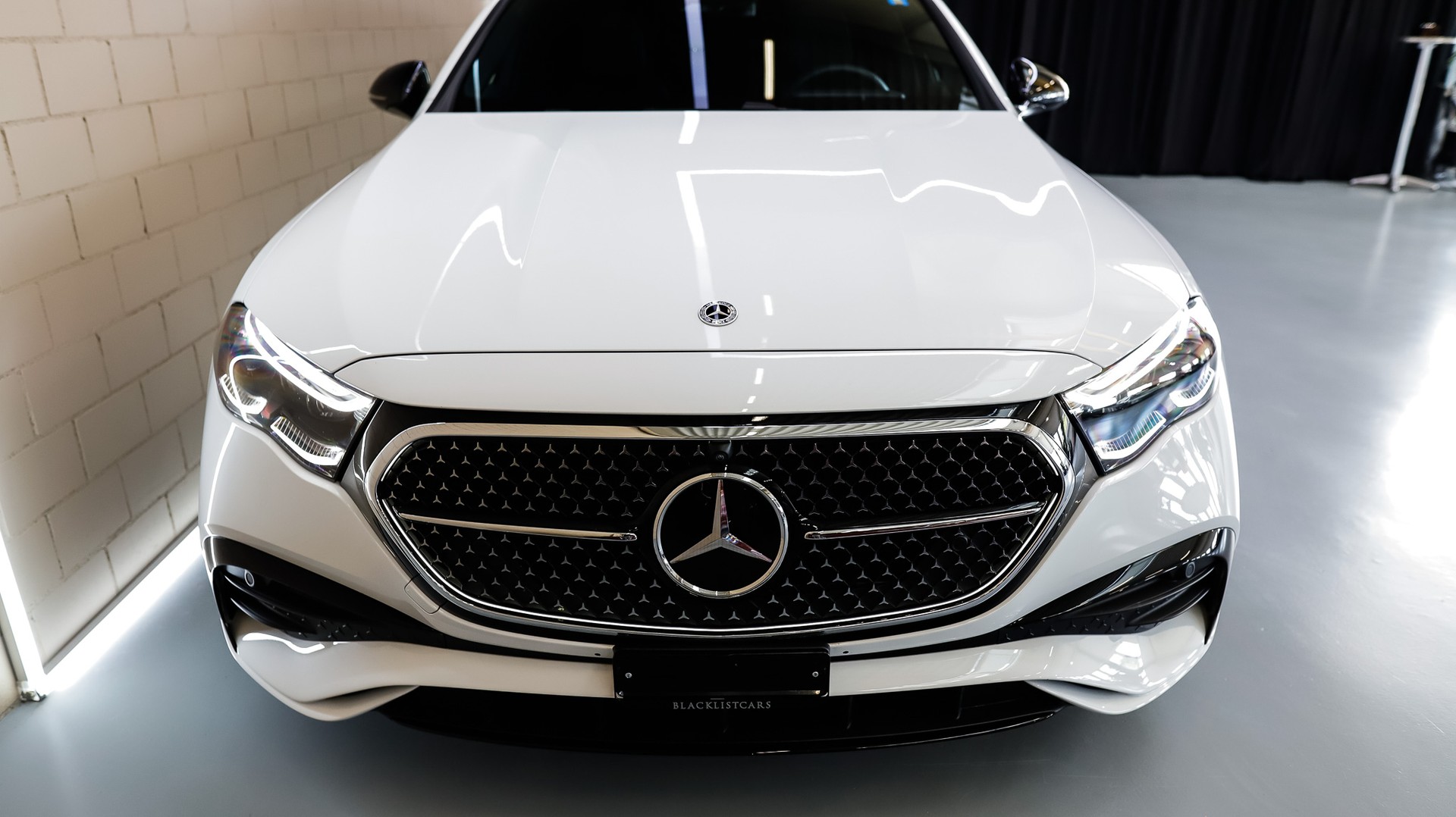 MERCEDES-BENZ E 300 de T 4Matic EQ Hybrid 9G-Tronic-image-2