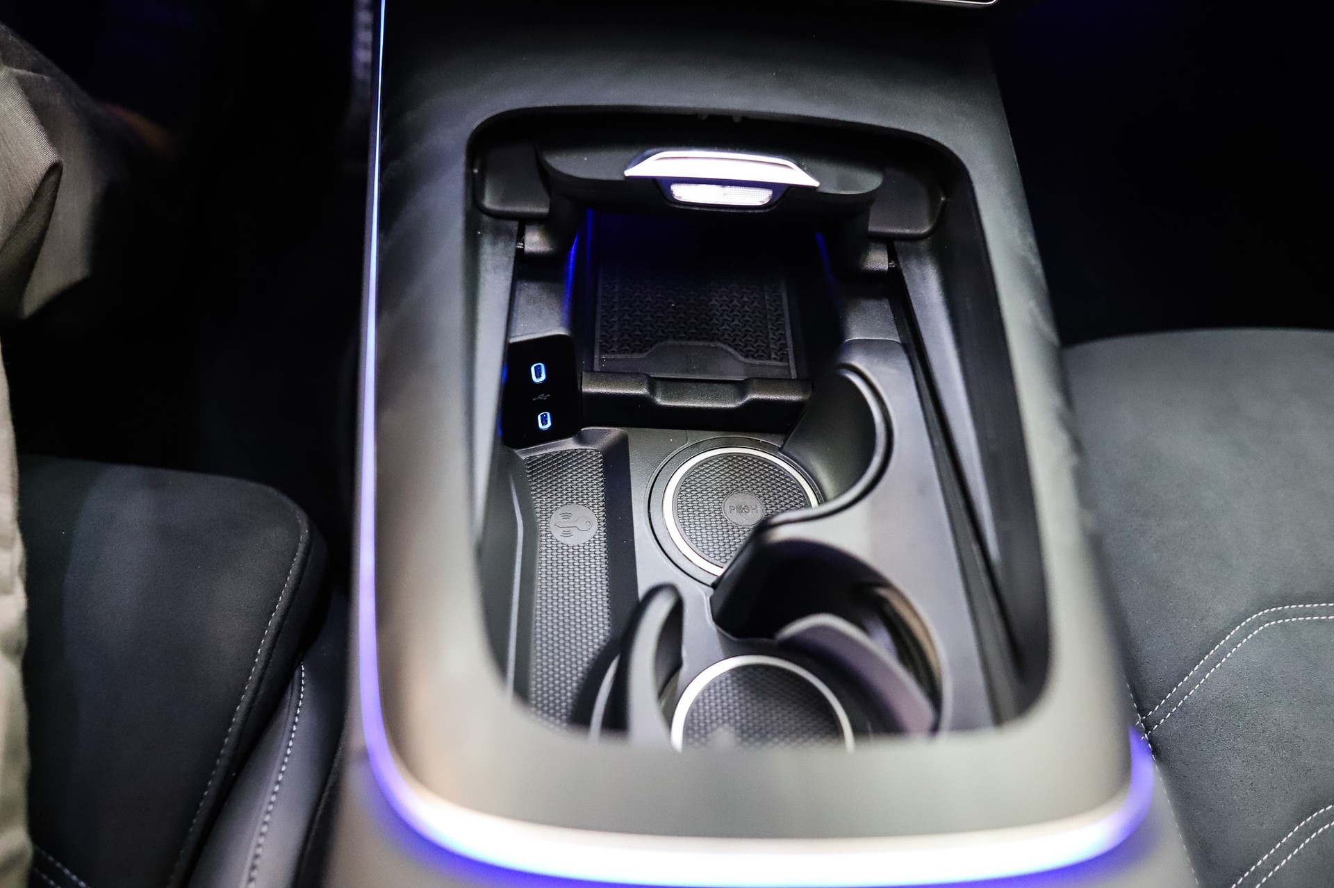 MERCEDES-BENZ E 300 de T 4Matic EQ Hybrid 9G-Tronic-image-13