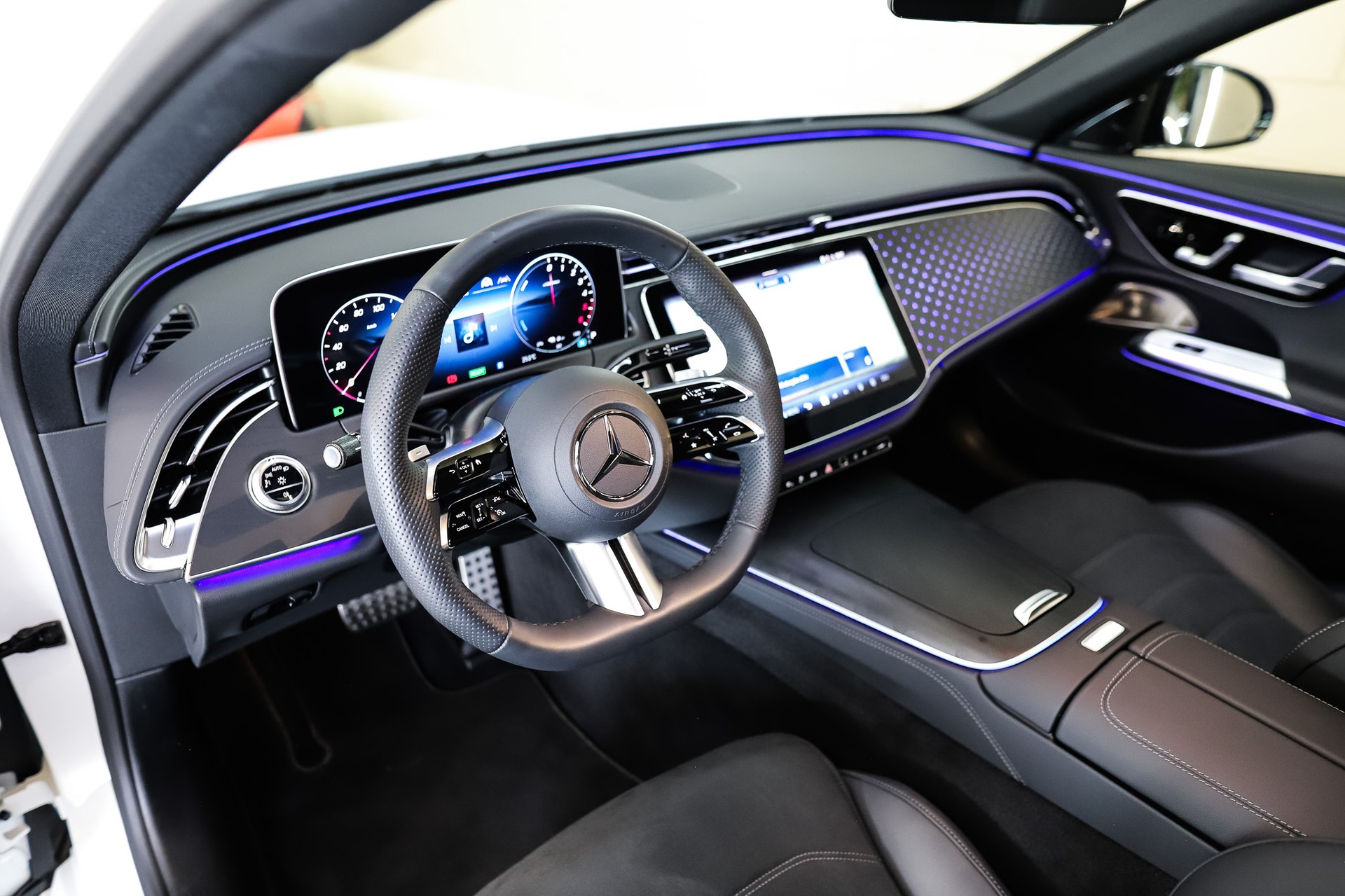 MERCEDES-BENZ E 300 de T 4Matic EQ Hybrid 9G-Tronic-image-10