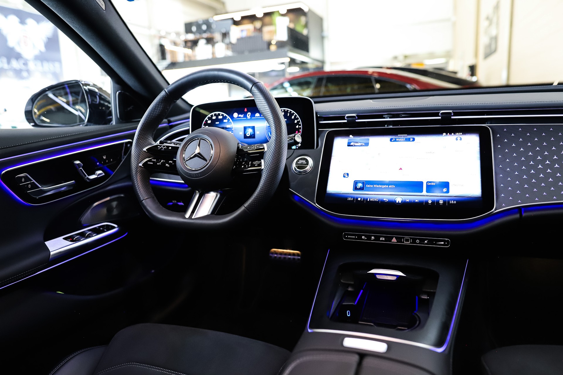 MERCEDES-BENZ E 300 de T 4Matic EQ Hybrid 9G-Tronic-image-17