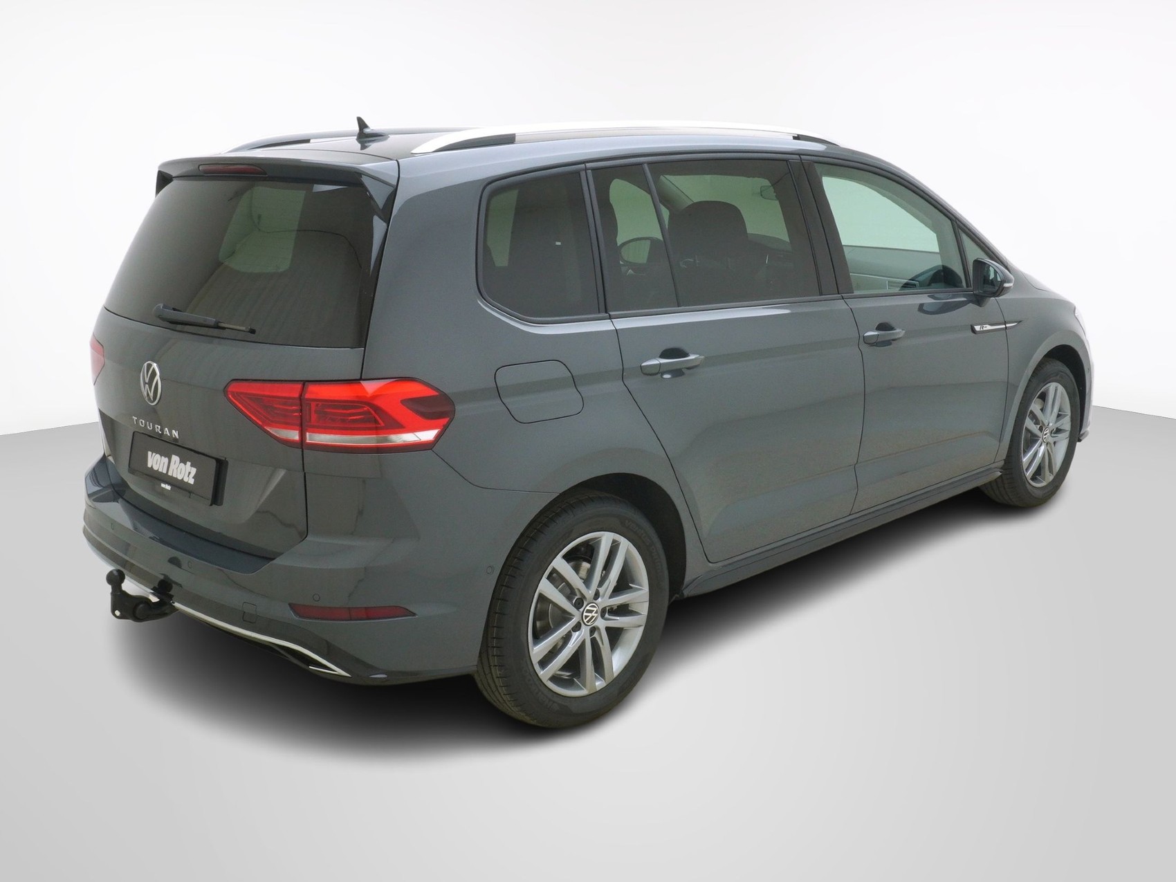 VW Touran 1.5 TSI R-Line DSG-image-4