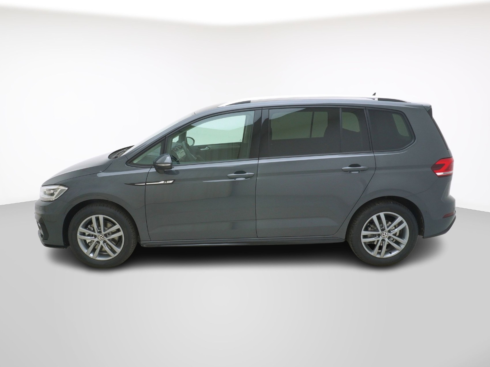 VW Touran 1.5 TSI R-Line DSG-image-1