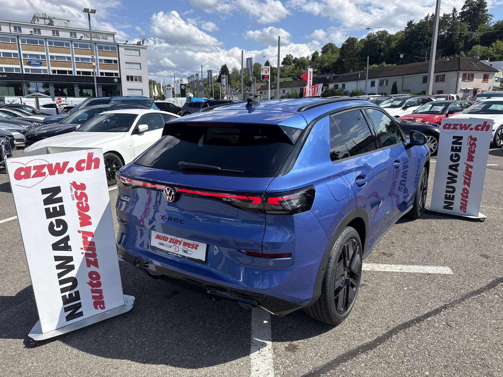VW T-Roc 1.5 eTSi mHEV R-Line DSG-Automat-image-2