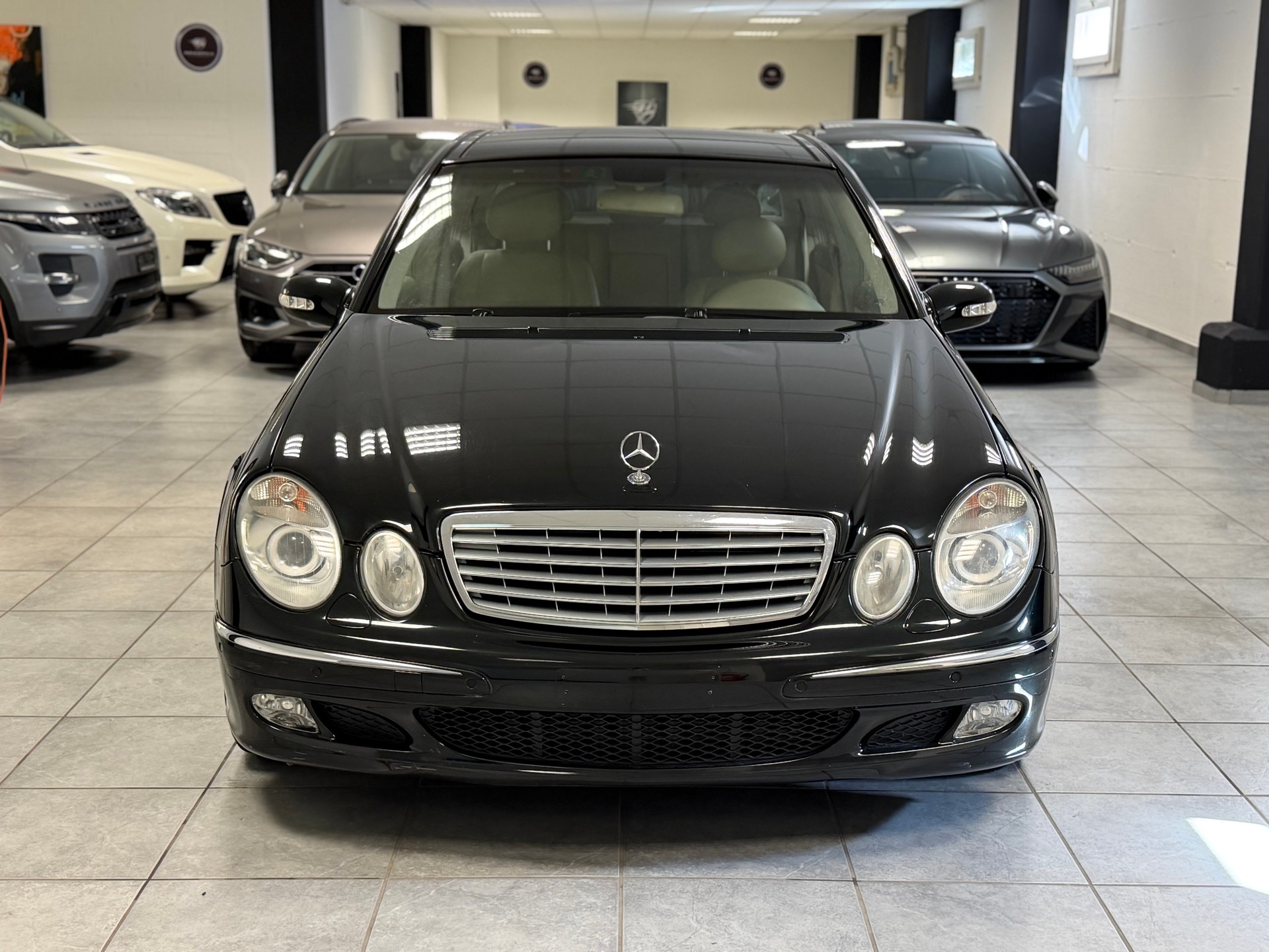MERCEDES-BENZ E 320 CDI Elégance Automatic-image-4