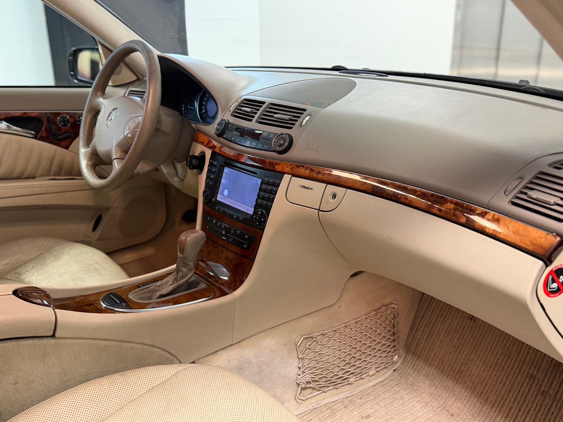 MERCEDES-BENZ E 320 CDI Elégance Automatic-image-19