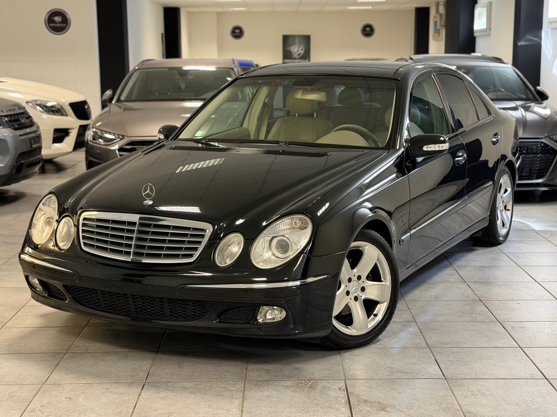 MERCEDES-BENZ E 320 CDI Elégance Automatic-image-0
