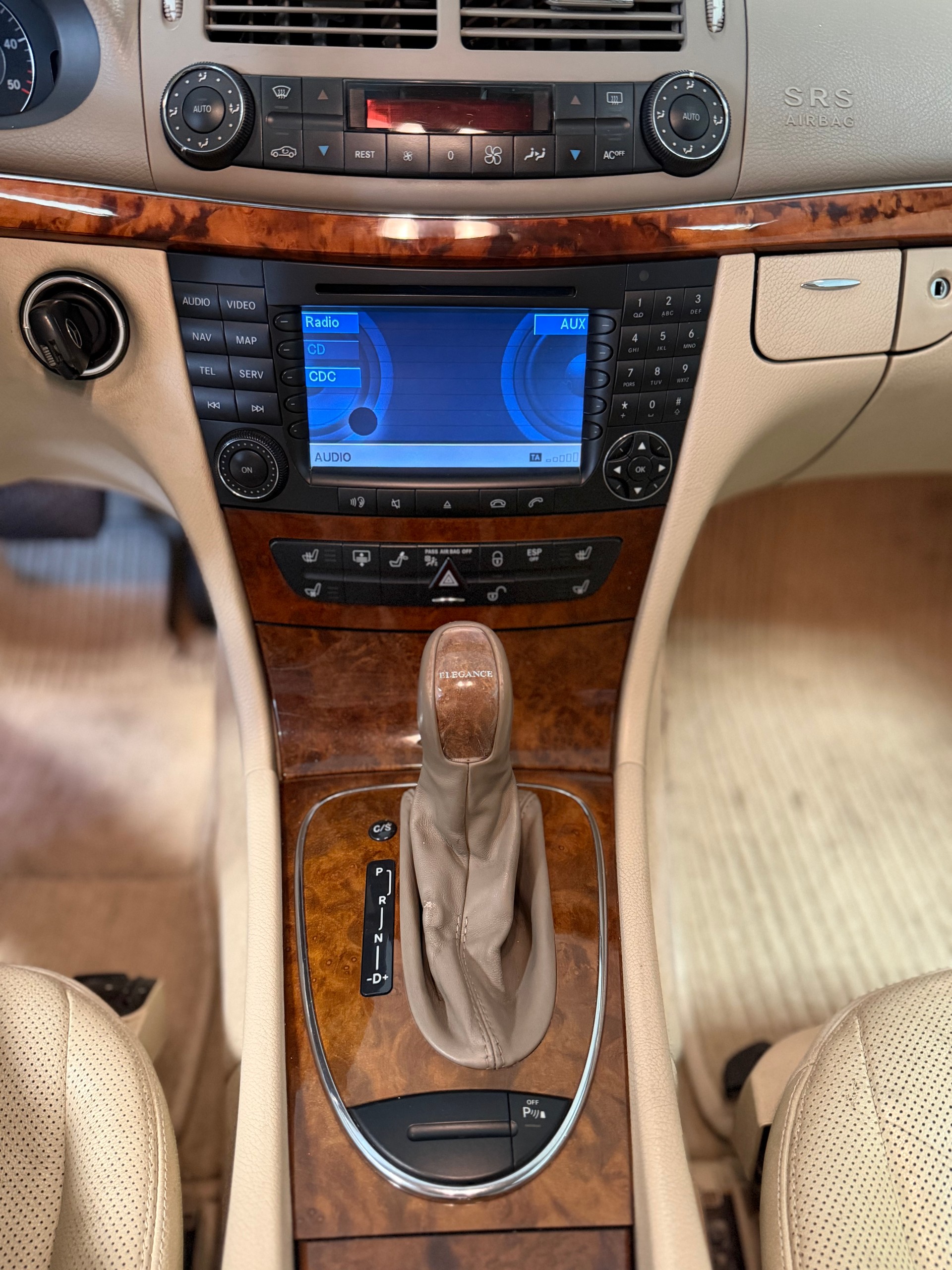 MERCEDES-BENZ E 320 CDI Elégance Automatic-image-27