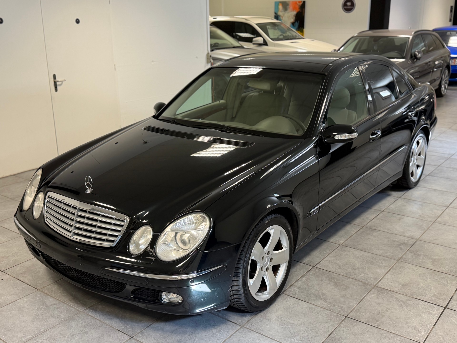MERCEDES-BENZ E 320 CDI Elégance Automatic-image-9