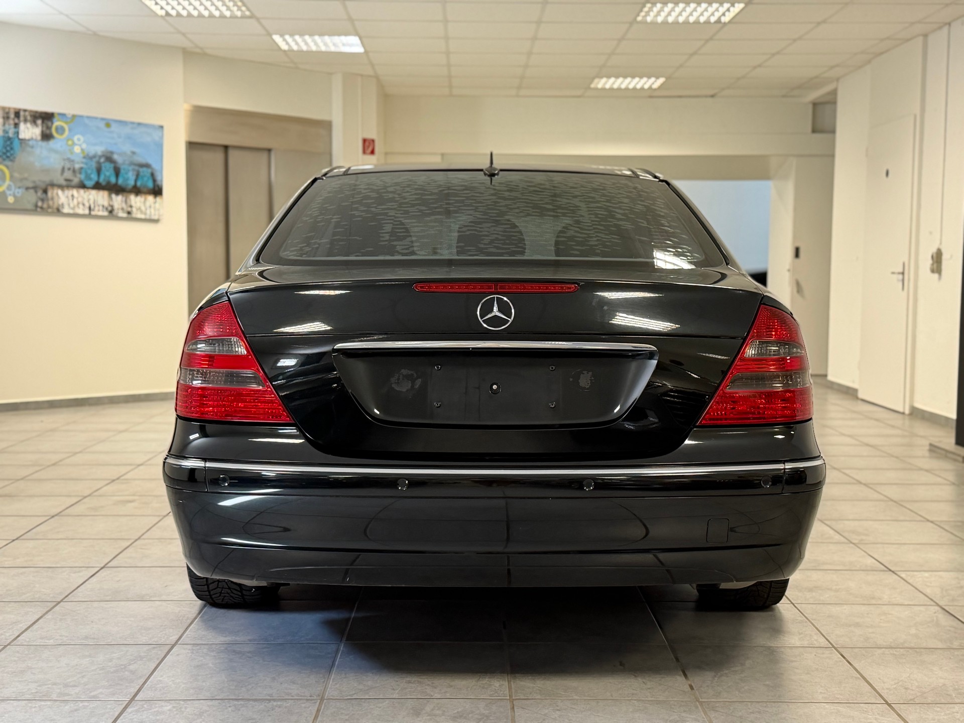 MERCEDES-BENZ E 320 CDI Elégance Automatic-image-12
