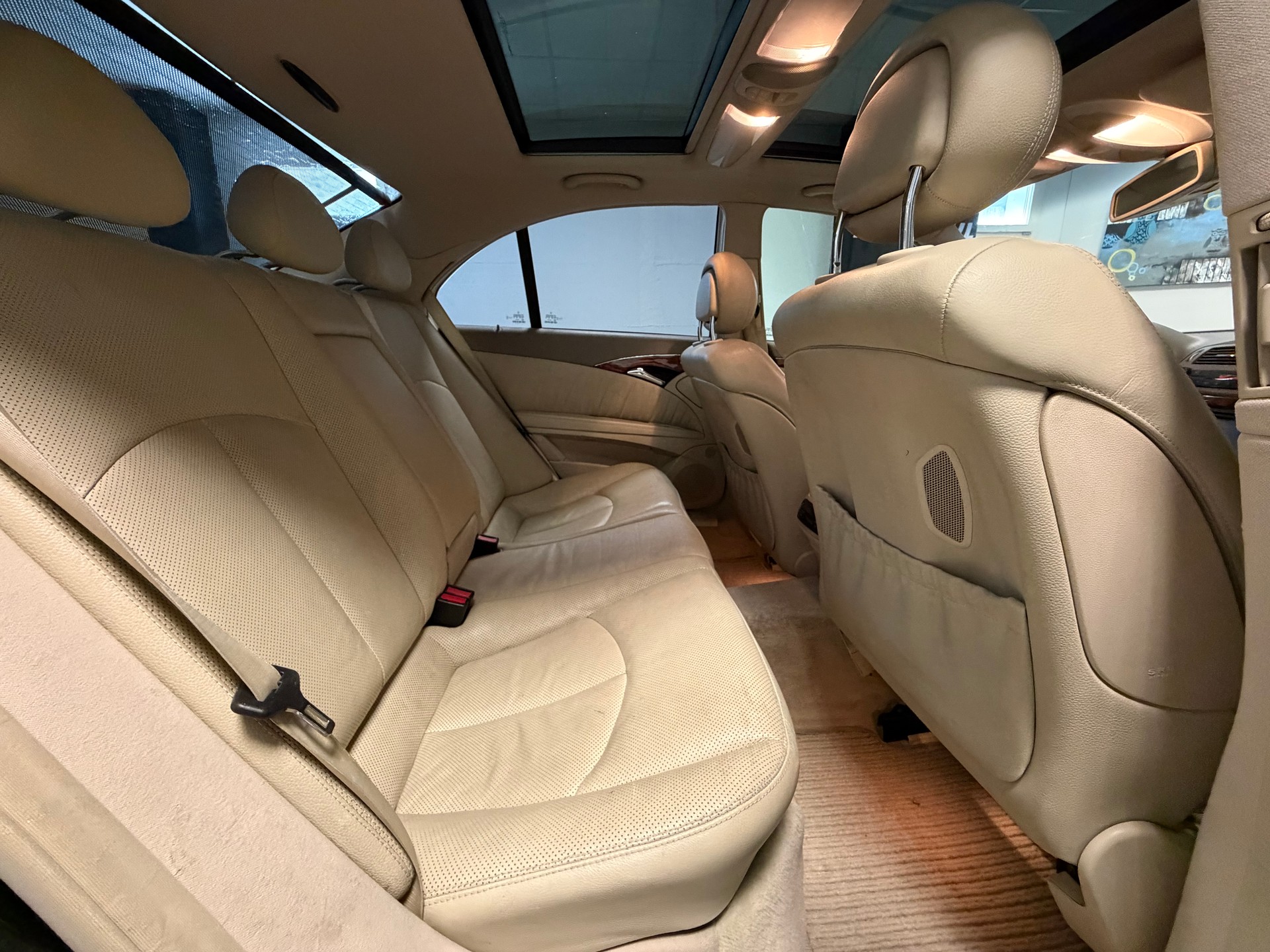 MERCEDES-BENZ E 320 CDI Elégance Automatic-image-25