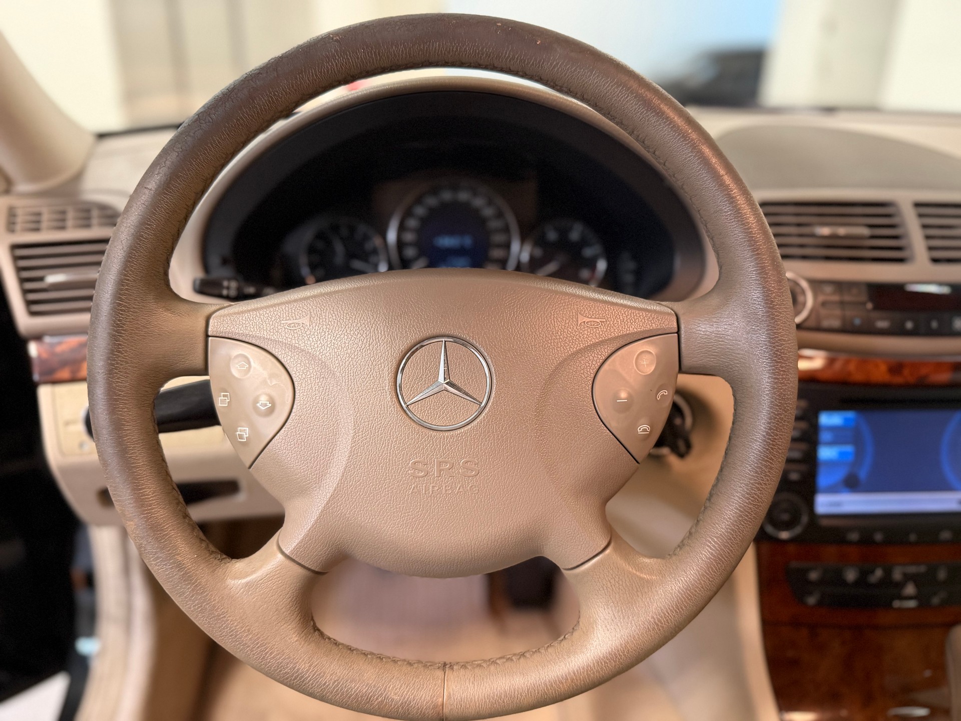 MERCEDES-BENZ E 320 CDI Elégance Automatic-image-17
