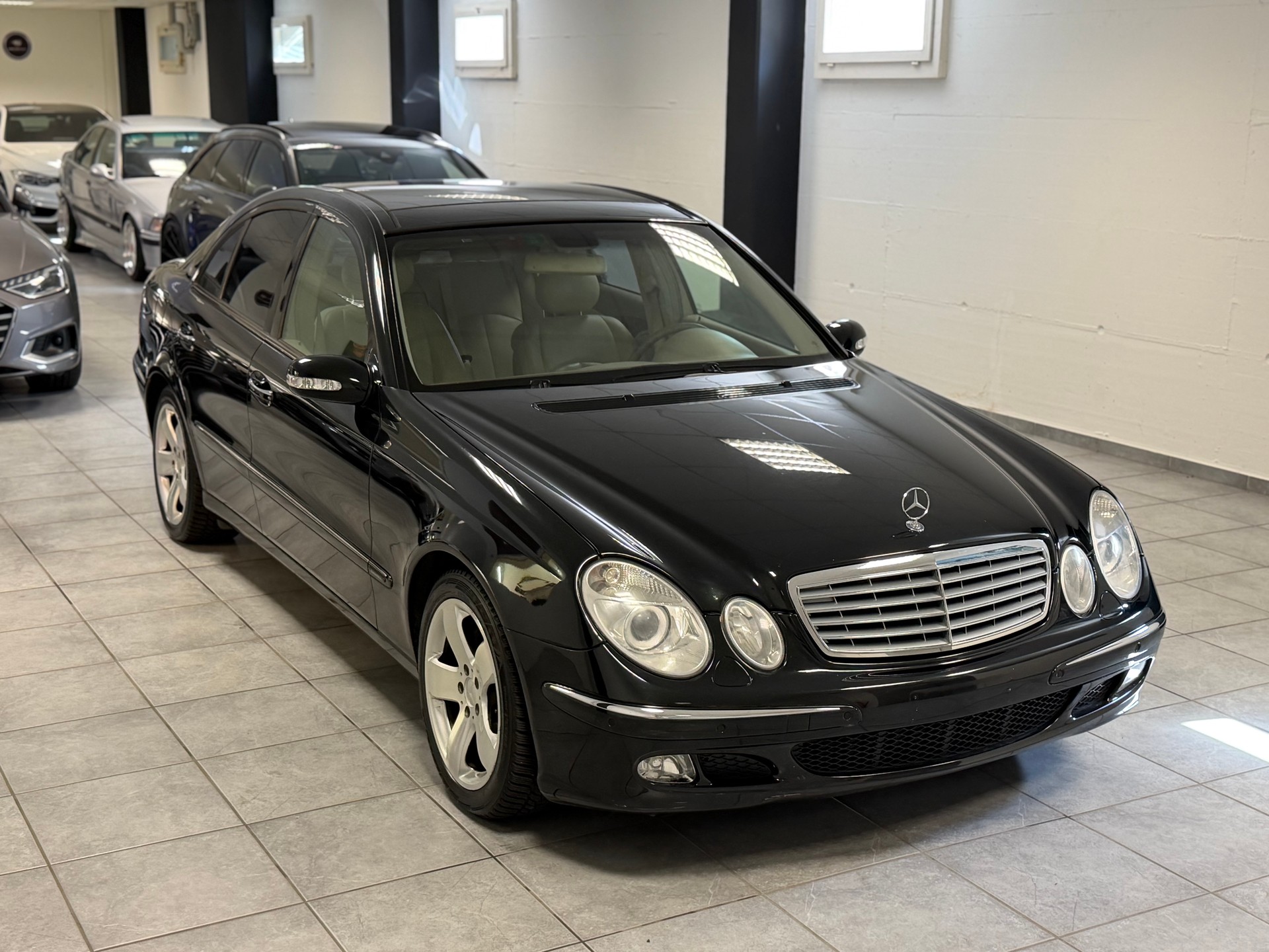 MERCEDES-BENZ E 320 CDI Elégance Automatic-image-7