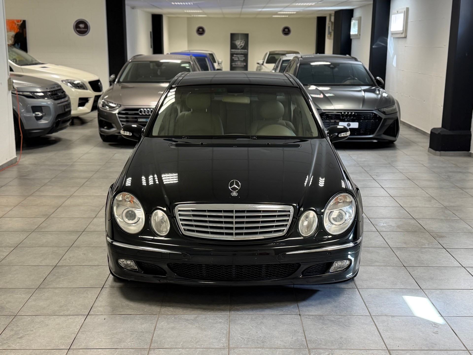 MERCEDES-BENZ E 320 CDI Elégance Automatic-image-5
