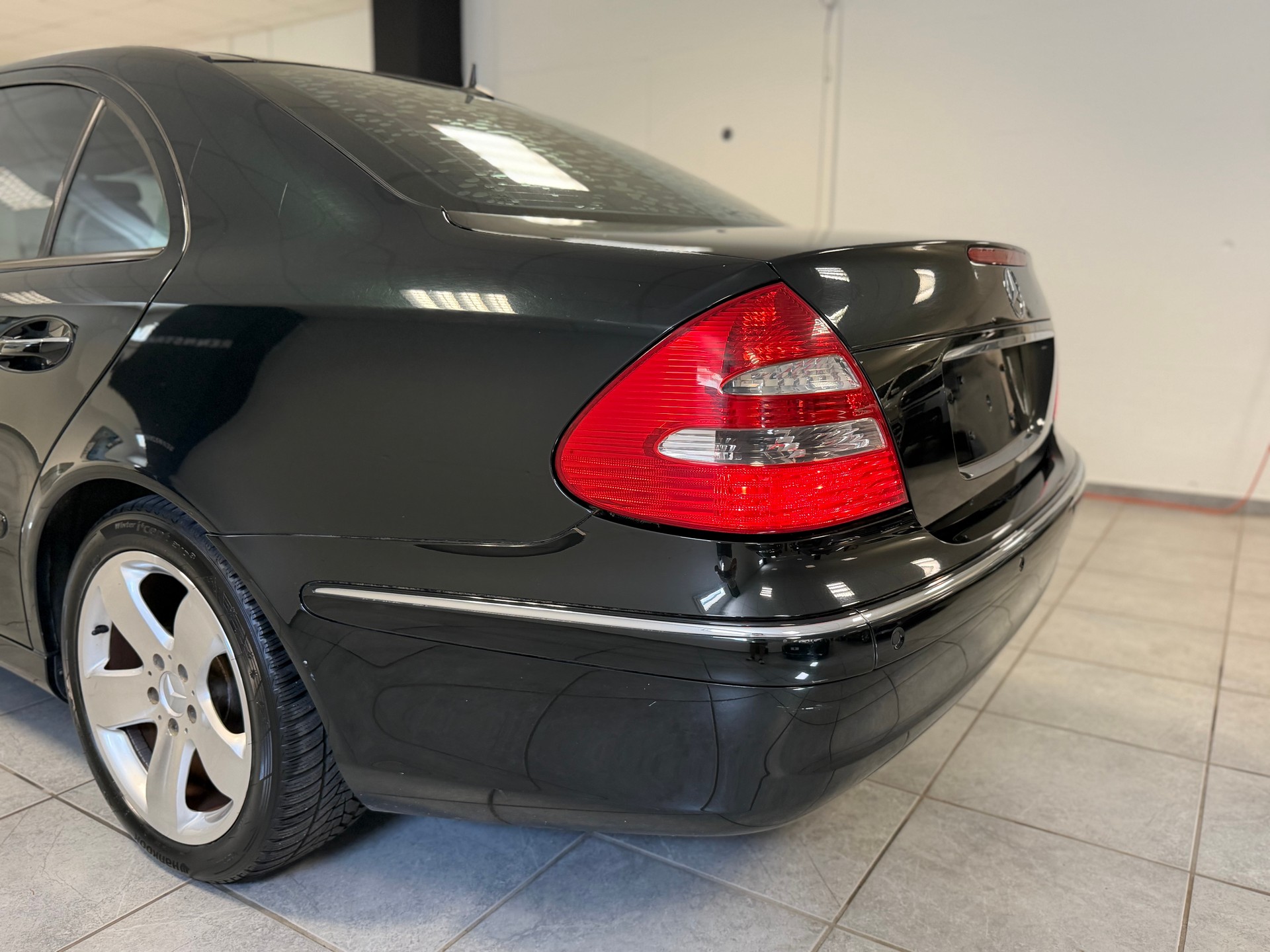 MERCEDES-BENZ E 320 CDI Elégance Automatic-image-30
