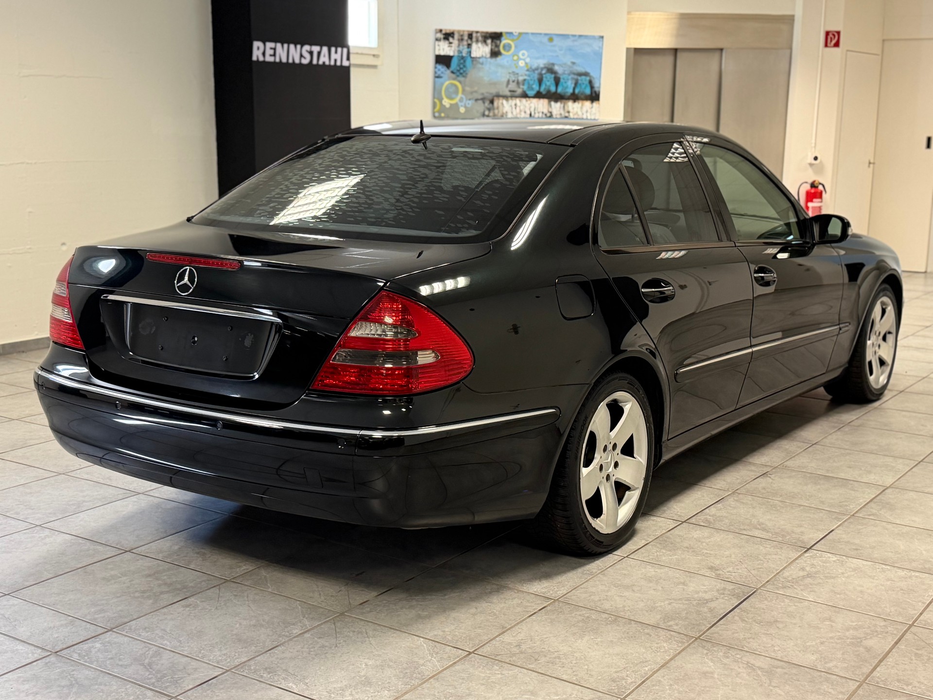 MERCEDES-BENZ E 320 CDI Elégance Automatic-image-14