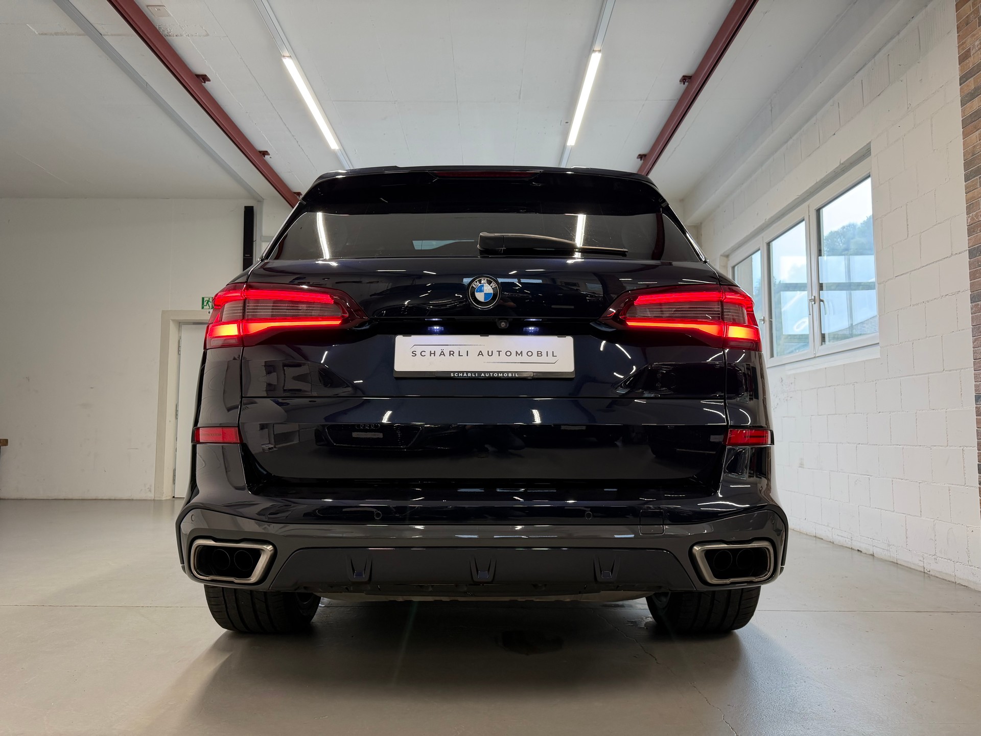 BMW X5 xDrive M50i Steptronic-image-4