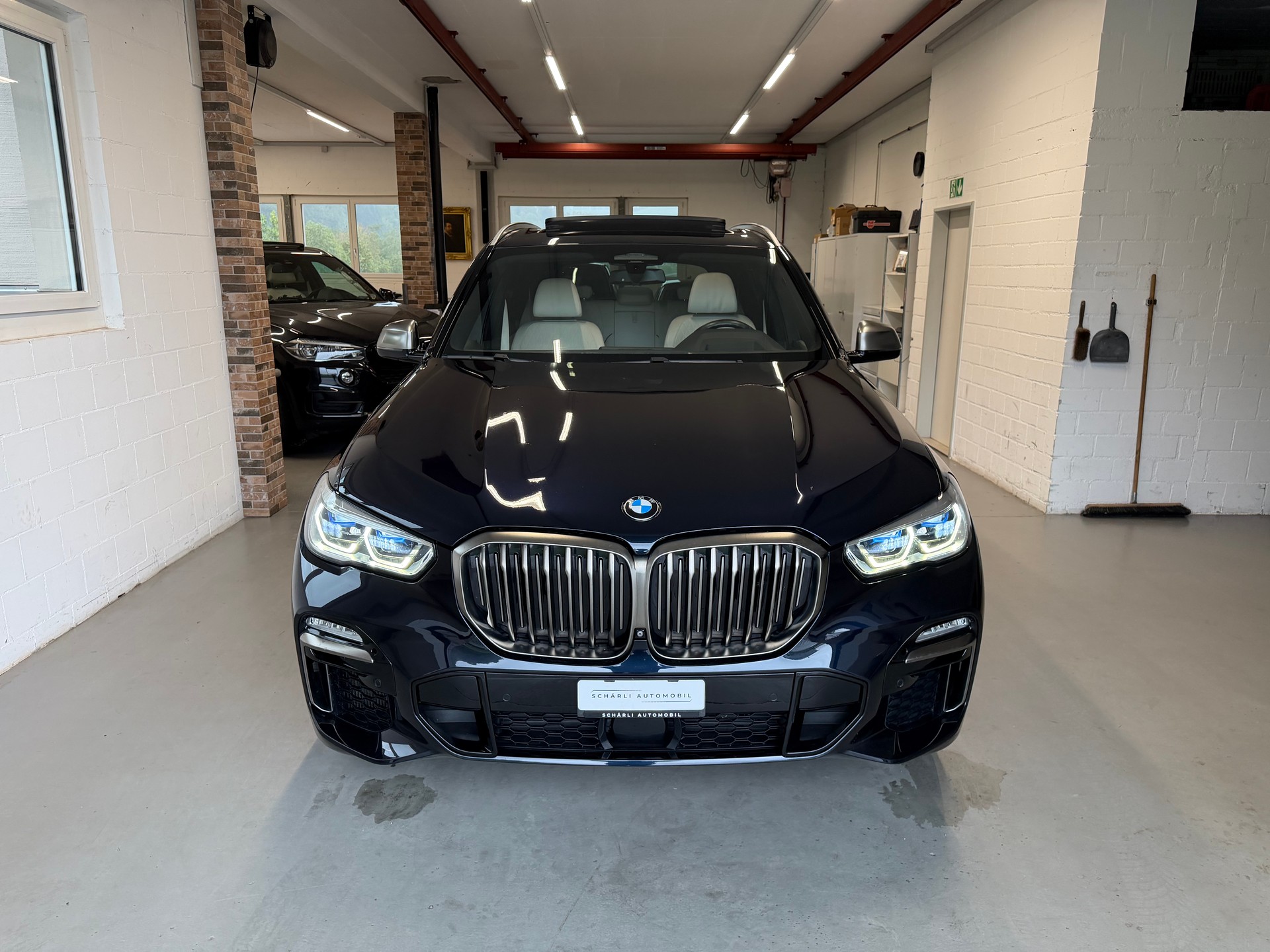 BMW X5 xDrive M50i Steptronic-image-1