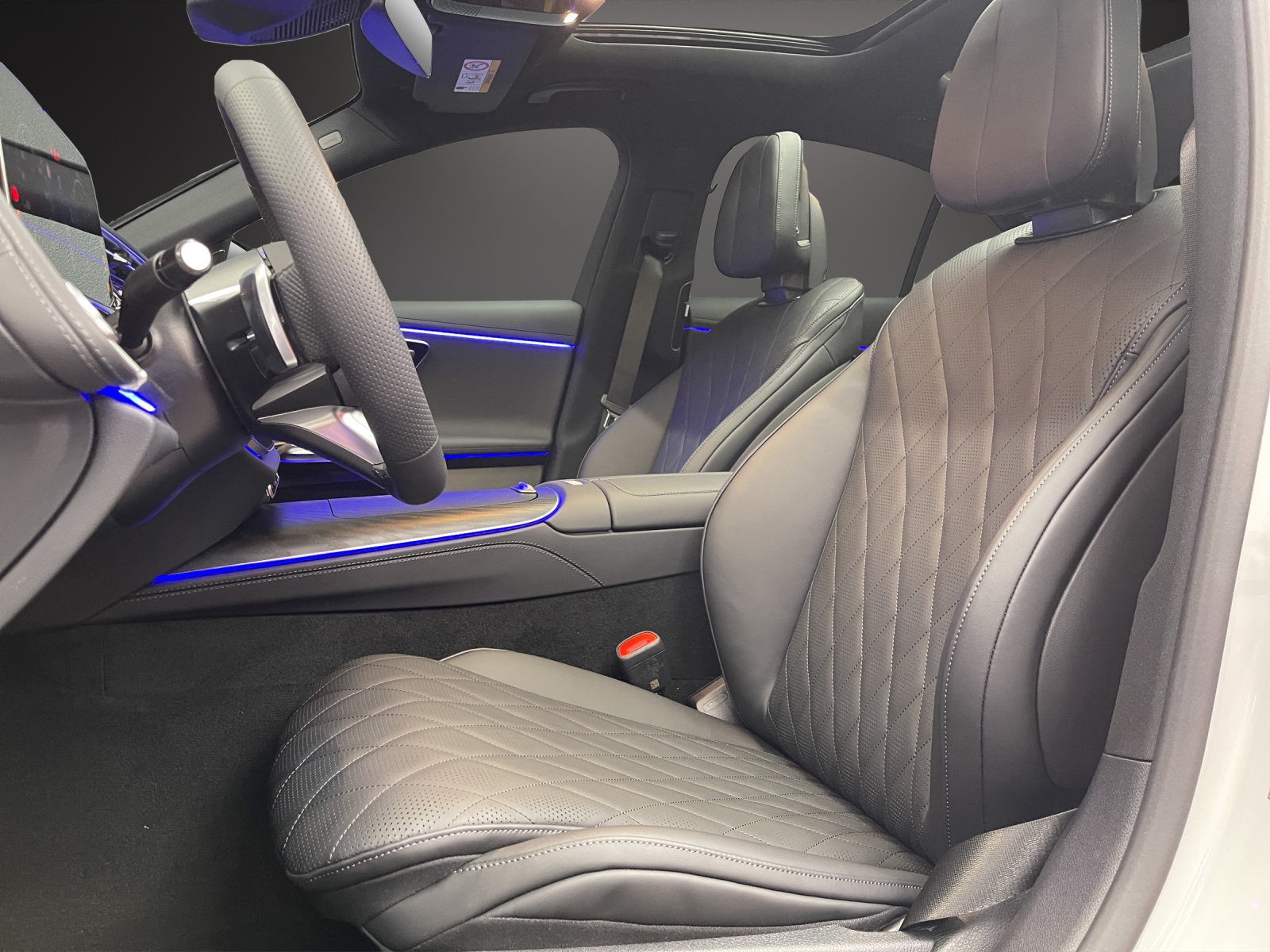 MERCEDES-BENZ E 220 d 4MATIC Limousine-image-6