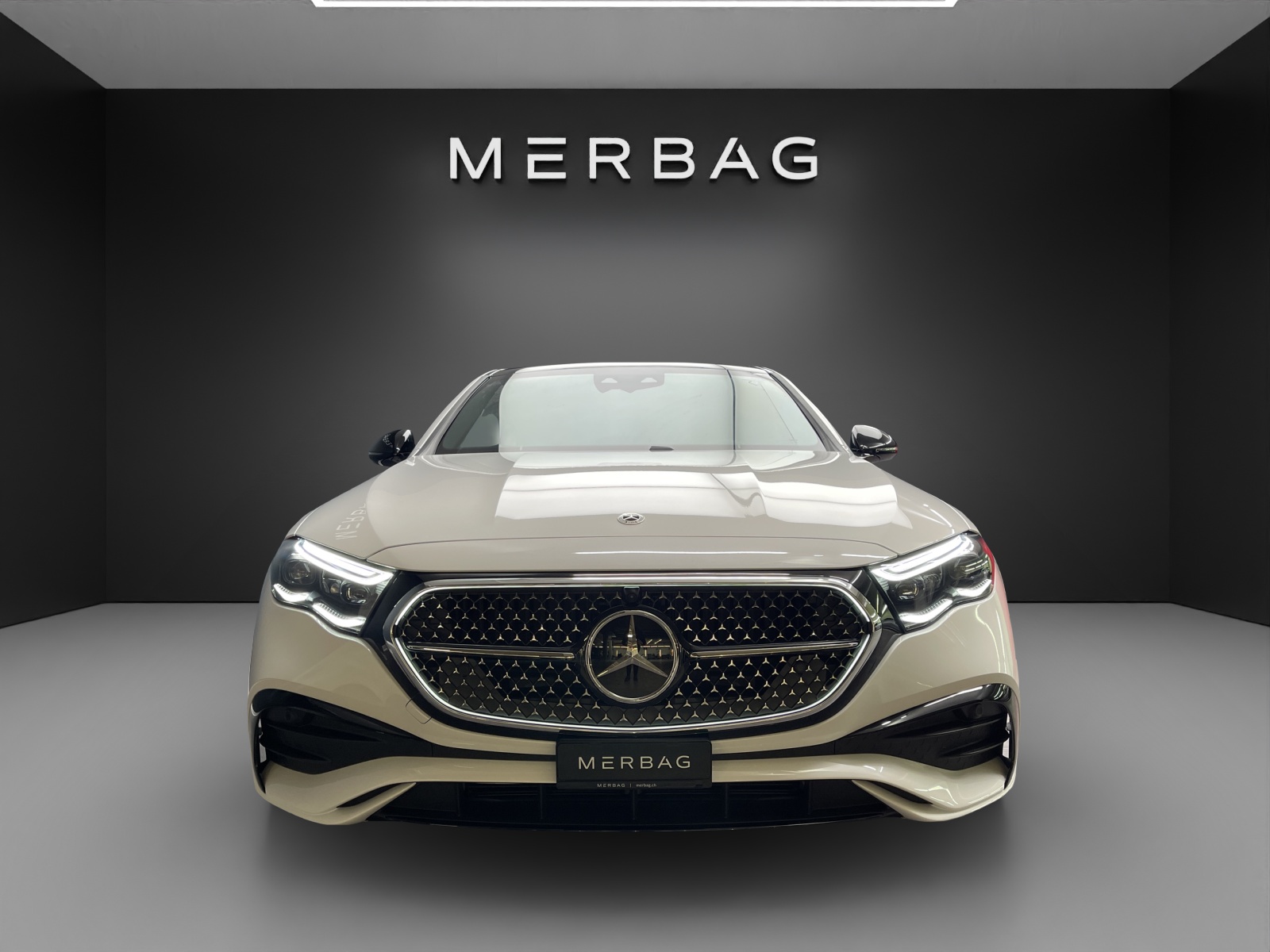 MERCEDES-BENZ E 220 d 4MATIC Limousine-image-13