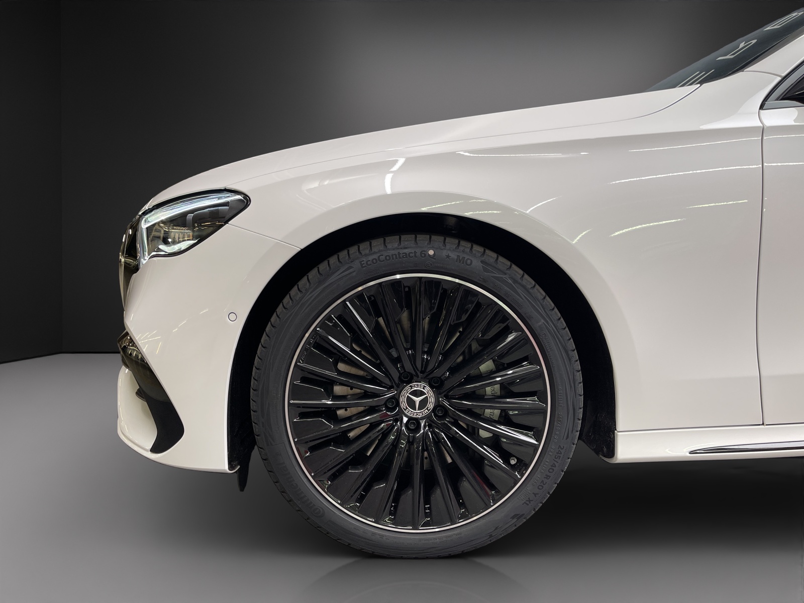 MERCEDES-BENZ E 220 d 4MATIC Limousine-image-12
