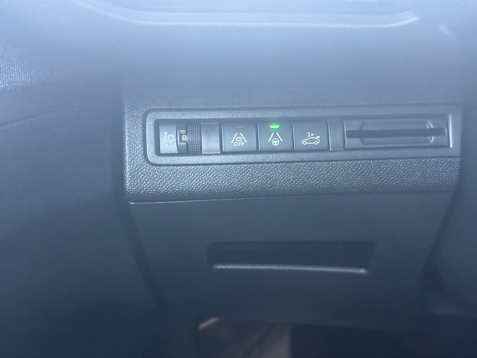 PEUGEOT 3008 1.2 PureTech Allure Pack-image-15