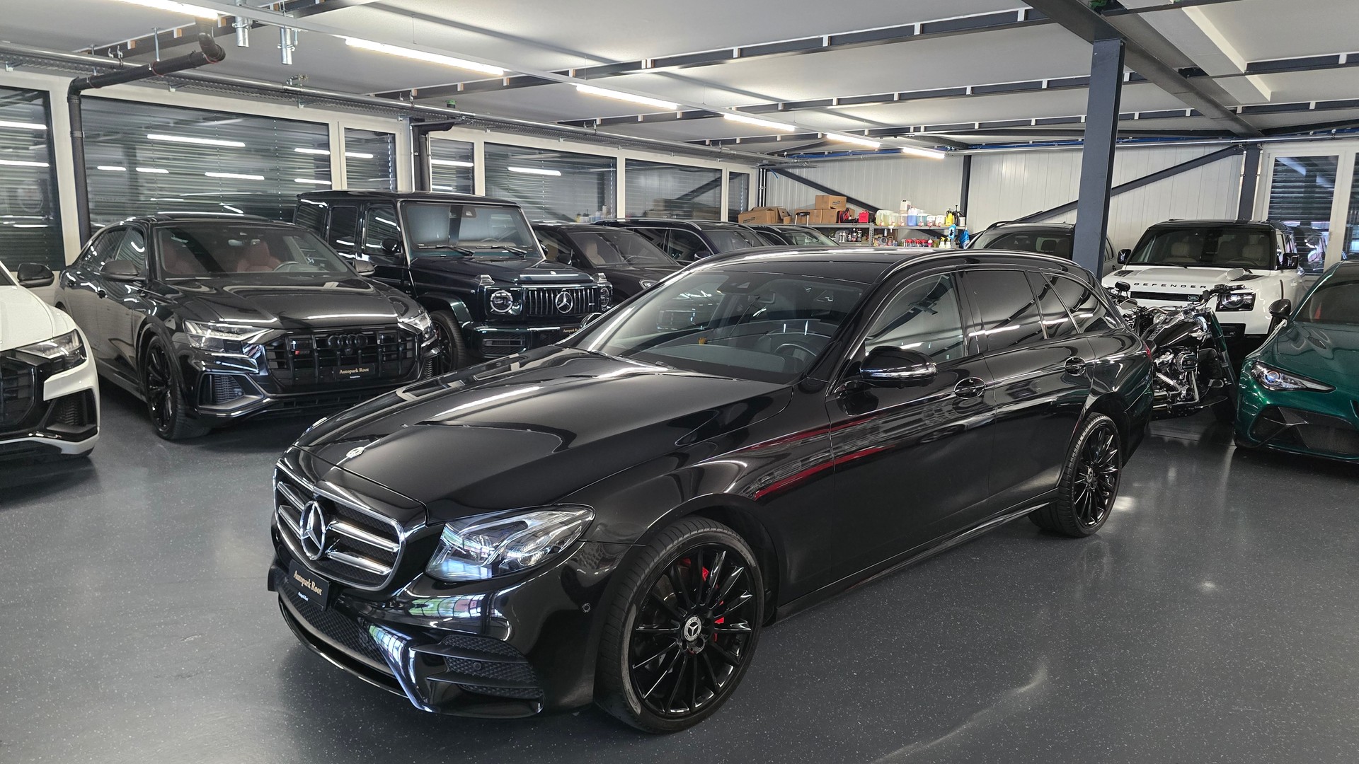 MERCEDES-BENZ E 220 d AMG Line 4Matic 9G-Tronic-image-13