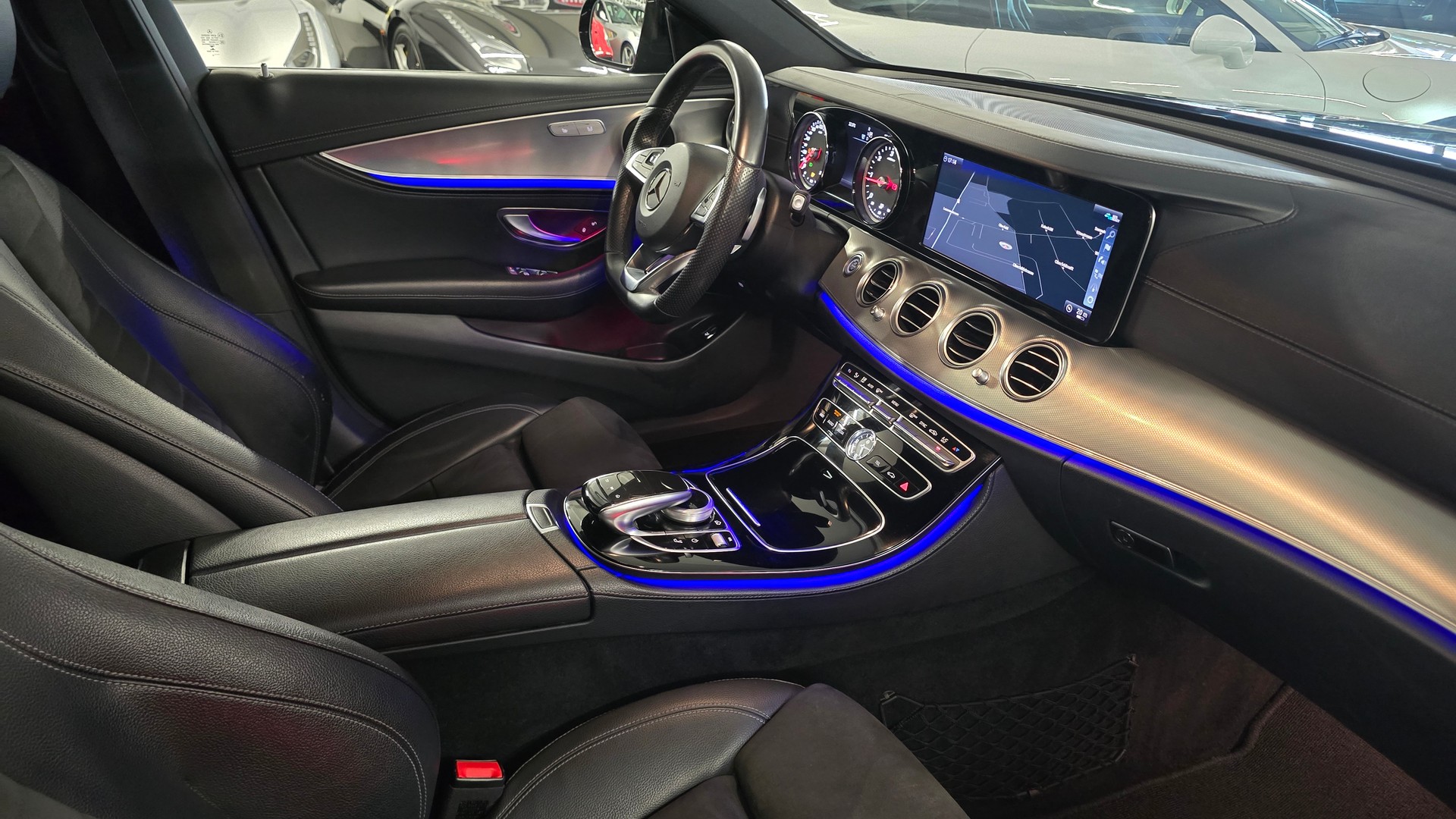 MERCEDES-BENZ E 220 d AMG Line 4Matic 9G-Tronic-image-20