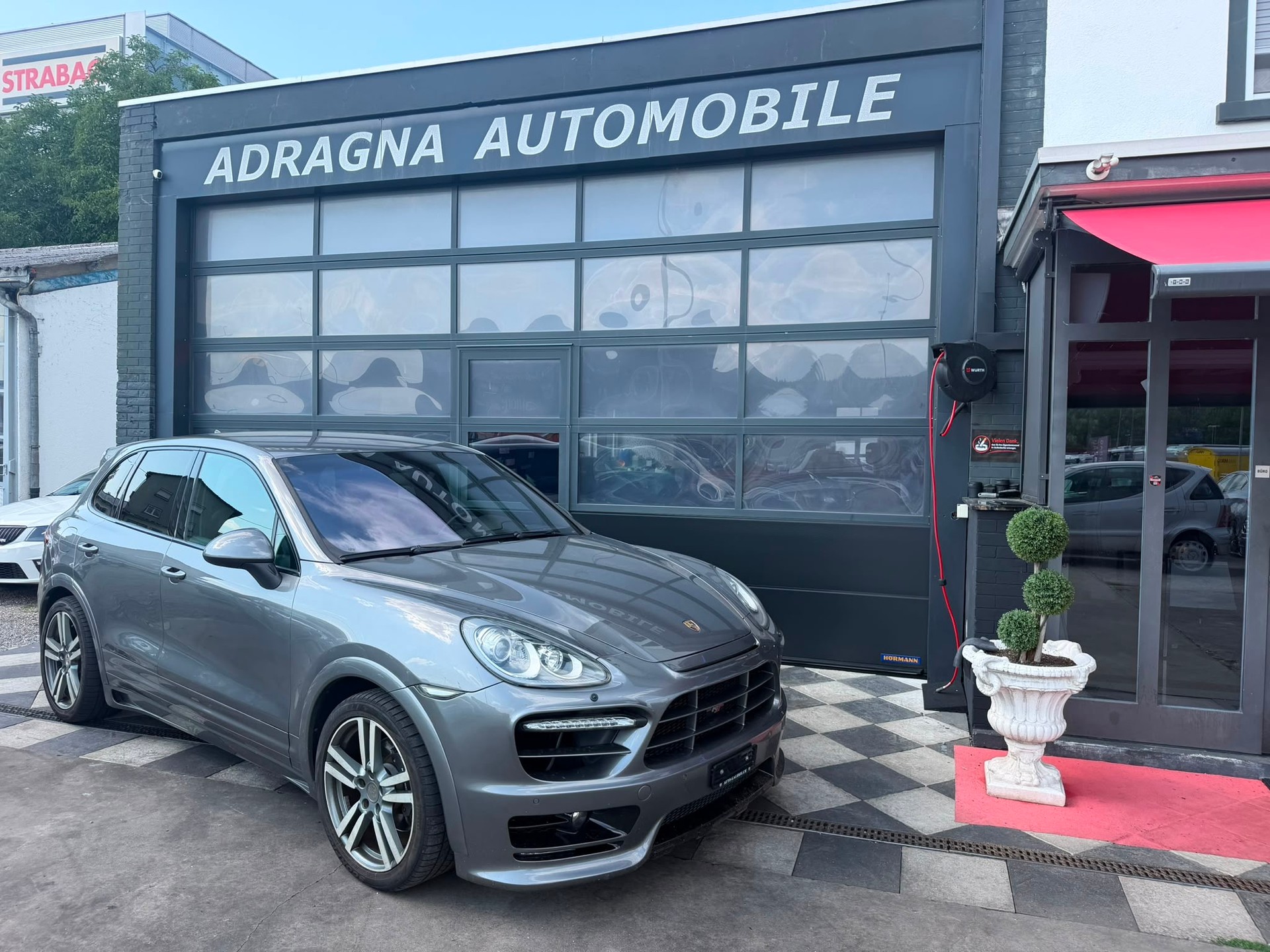 PORSCHE Cayenne Tiptronic-image-1