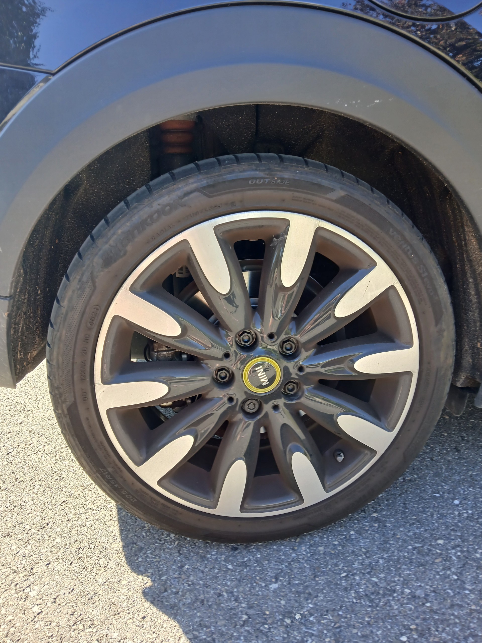MINI Cooper SE-image-1