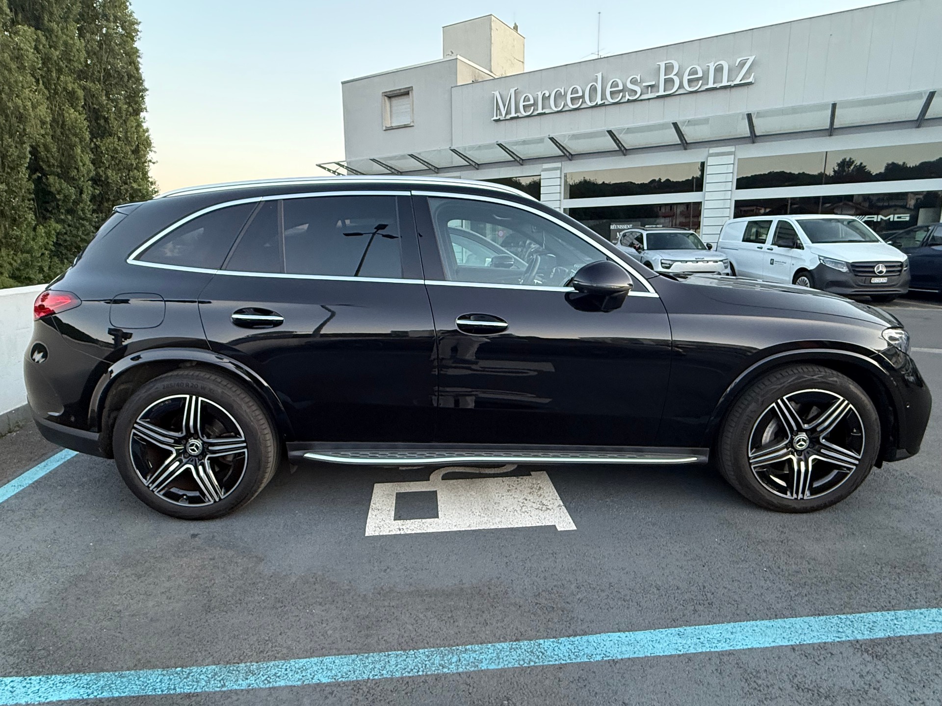 MERCEDES-BENZ GLC 300 AMG Line 4matic AMG Line Premium-image-1