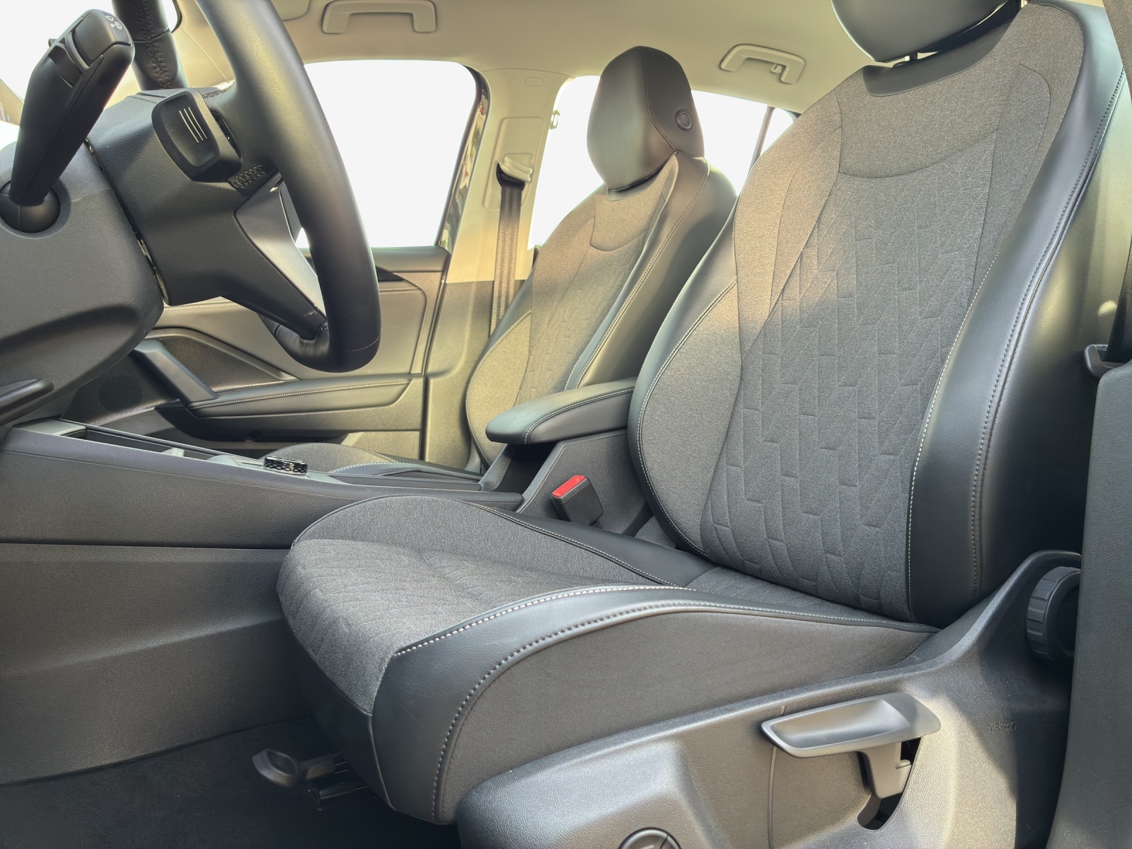 VW Tiguan 2.0 TSI DSG Life 4Motion-image-7