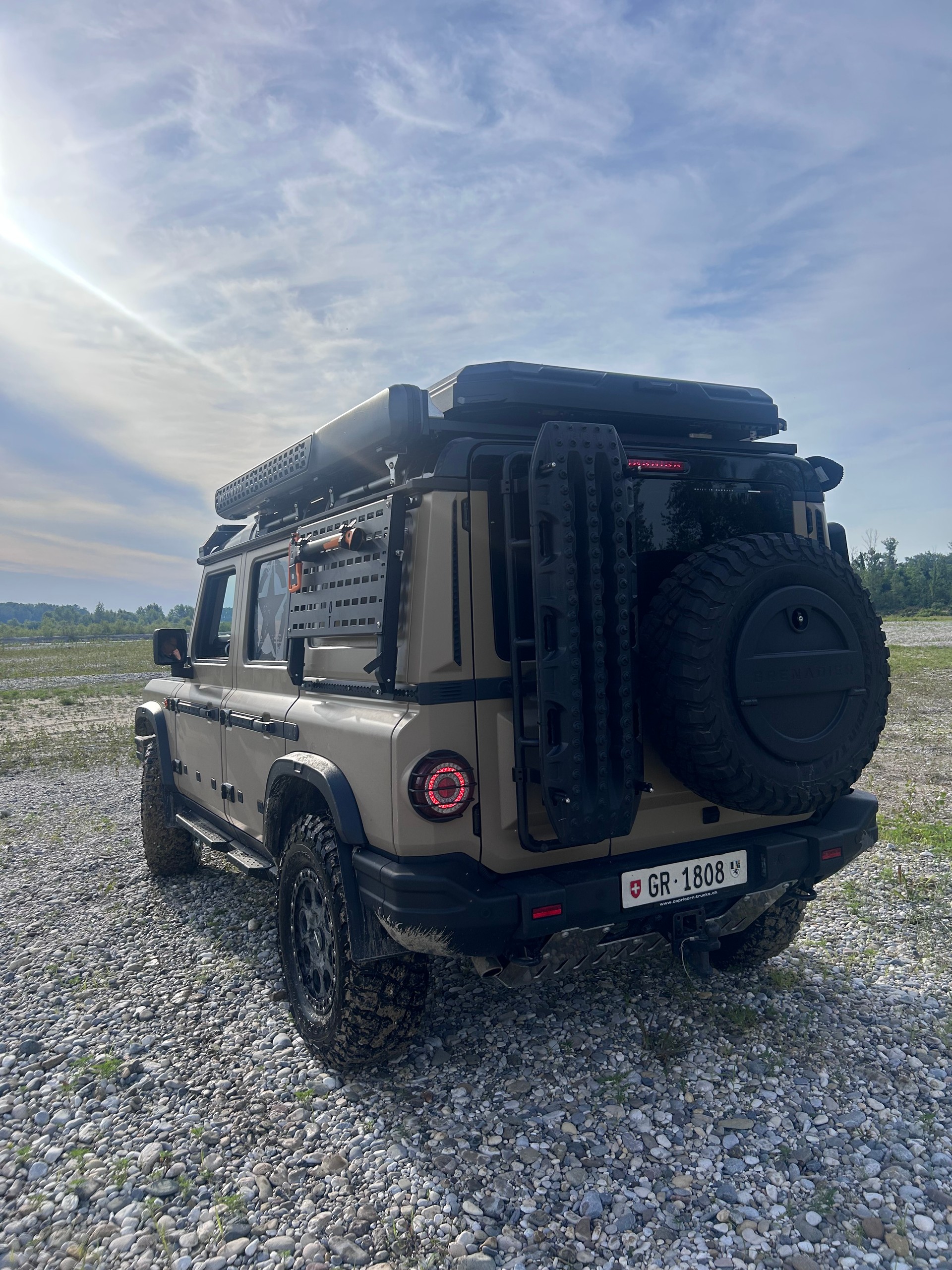 INEOS Grenadier Utility Wagon 3.0 Twin Turbo Diesel by capricorntrucks.ch-image-3