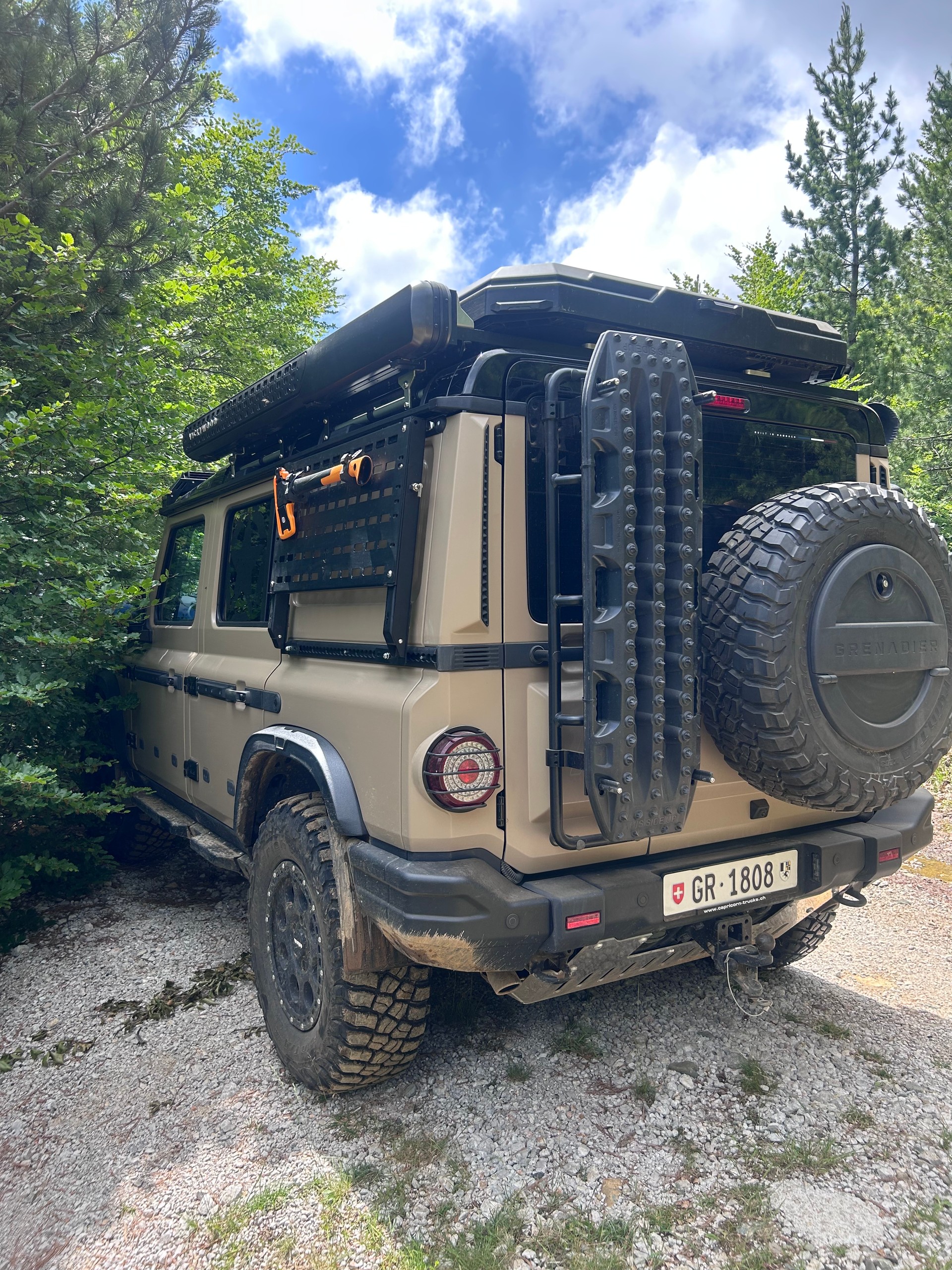 INEOS Grenadier Utility Wagon 3.0 Twin Turbo Diesel by capricorntrucks.ch-image-30