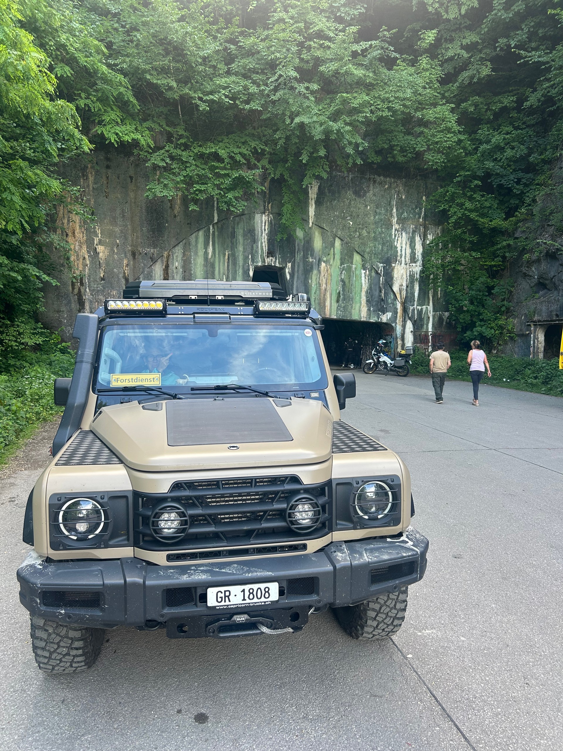 INEOS Grenadier Utility Wagon 3.0 Twin Turbo Diesel by capricorntrucks.ch-image-2