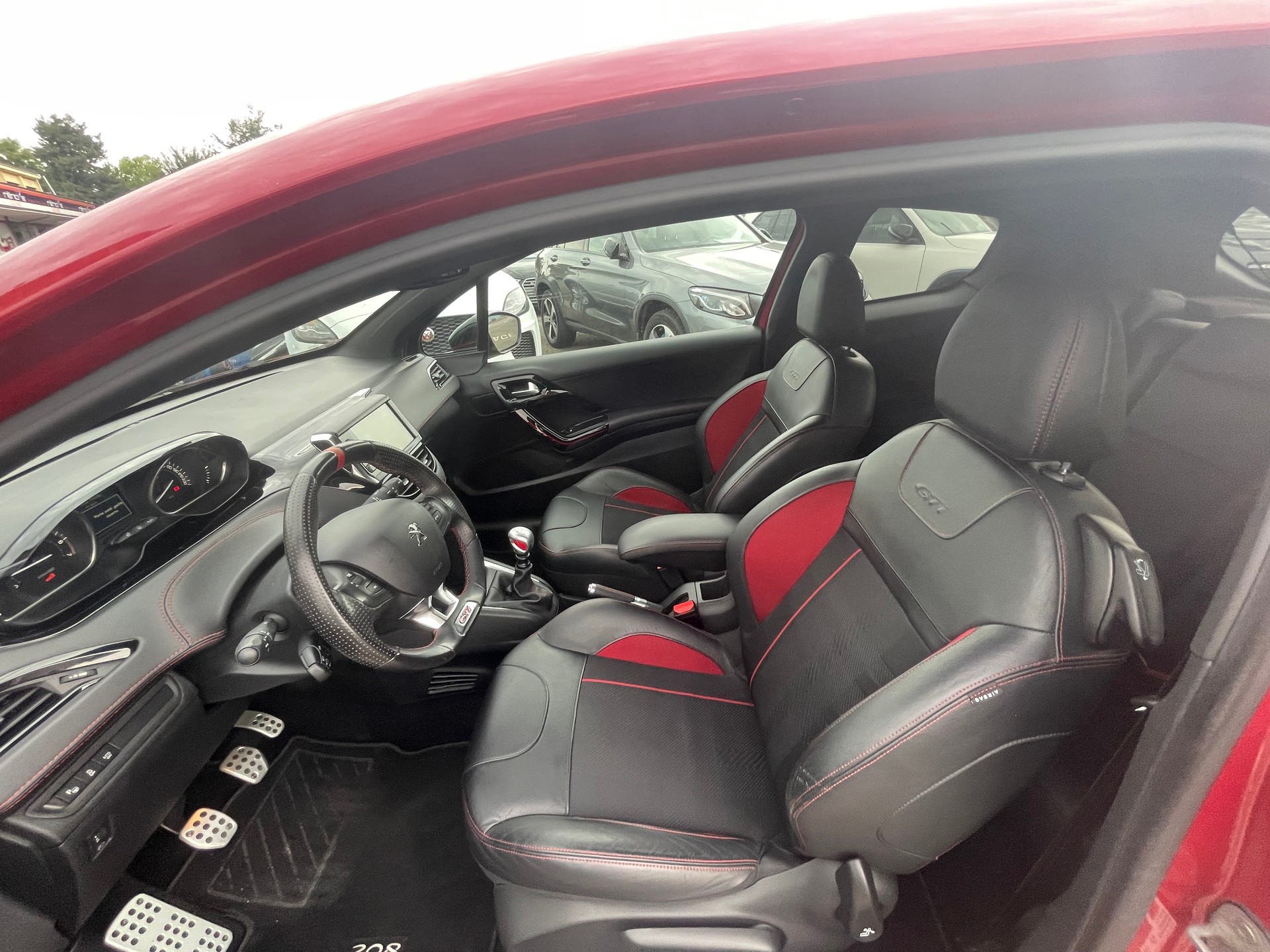 PEUGEOT 208 1.6 Turbo GTi Sport-image-8