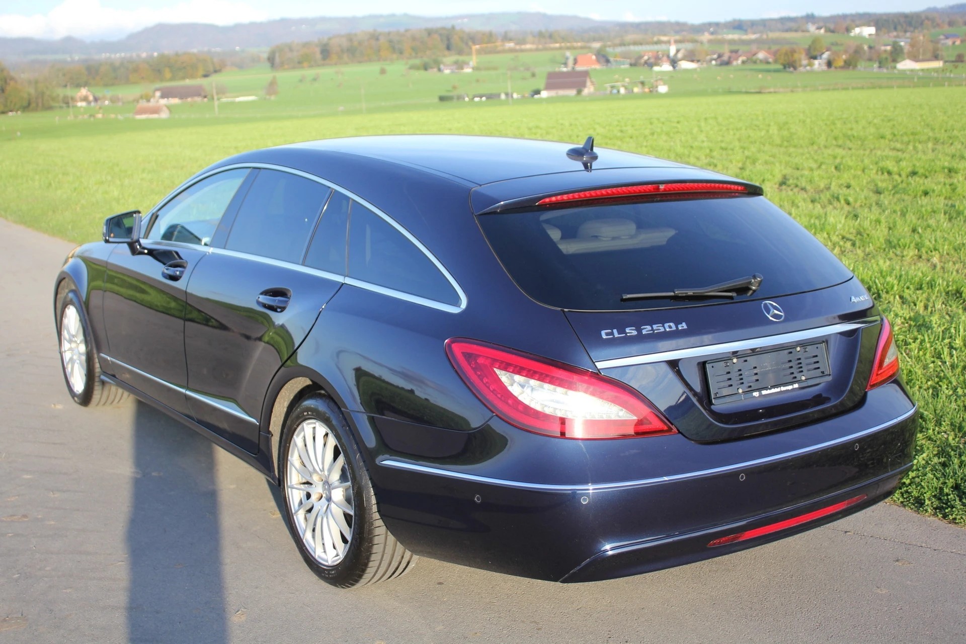 MERCEDES-BENZ CLS Shooting Brake 250 BlueTEC 4Matic 7G-Tronic-image-2