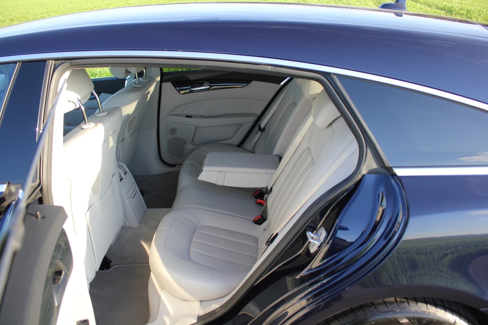 MERCEDES-BENZ CLS Shooting Brake 250 BlueTEC 4Matic 7G-Tronic-image-7