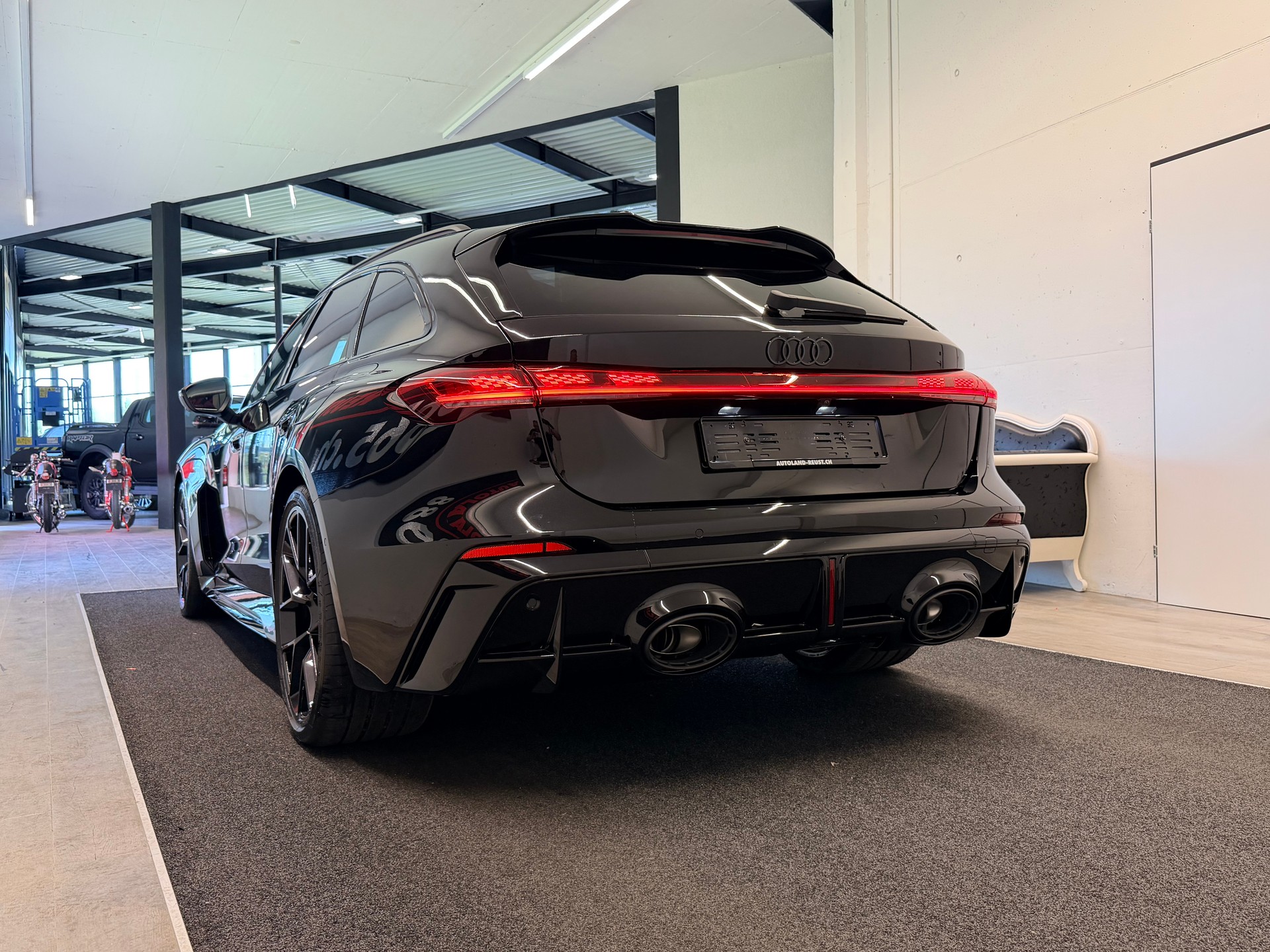 AUDI RS 5 Avant TFSI 470 kW Tiptronic quattro-image-8