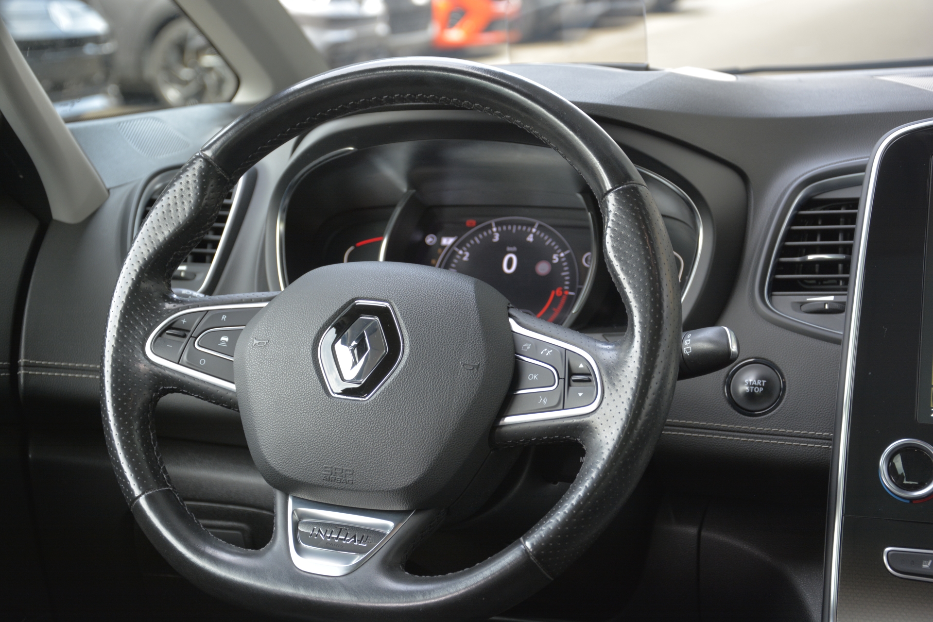 RENAULT Scenic 1.3 TCe 160 Initiale EDC-image-6