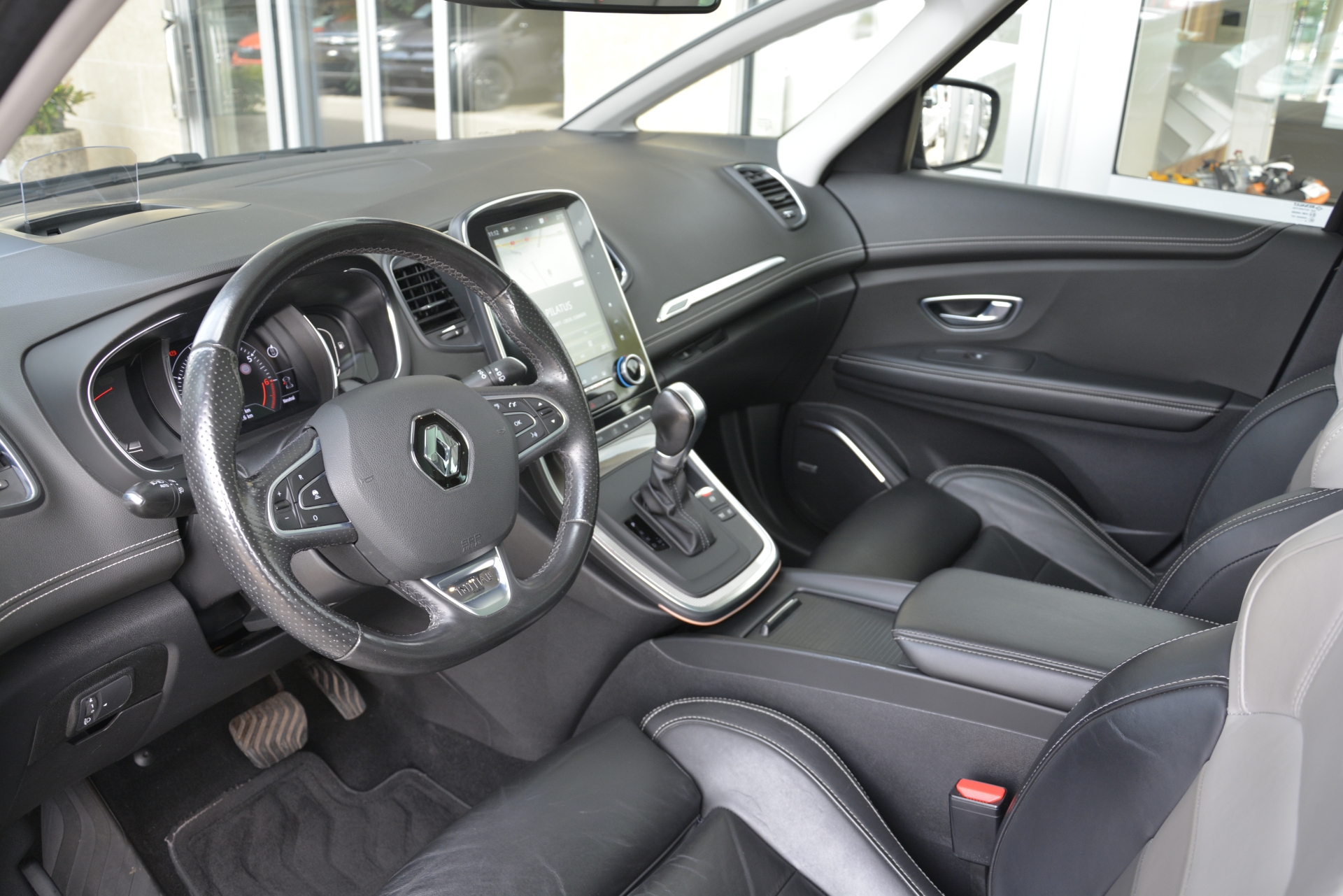 RENAULT Scenic 1.3 TCe 160 Initiale EDC-image-4