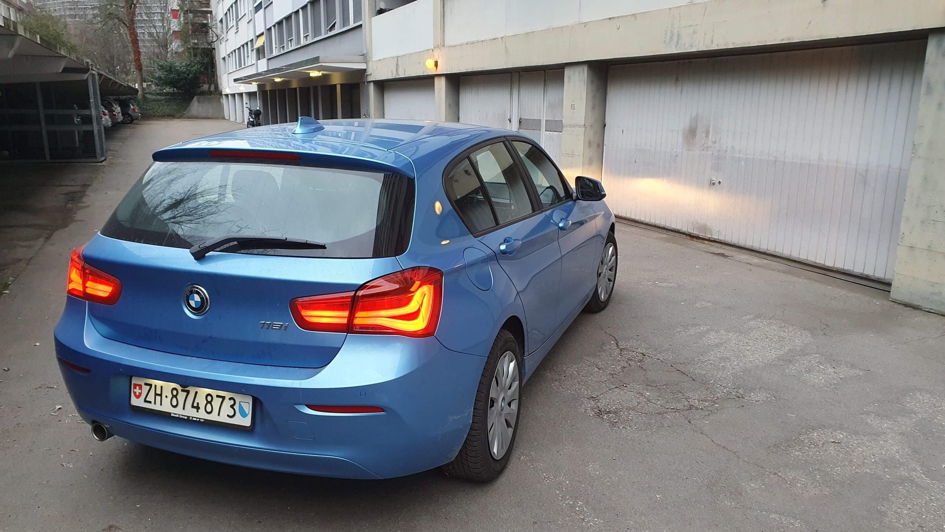 BMW 118i-image-2