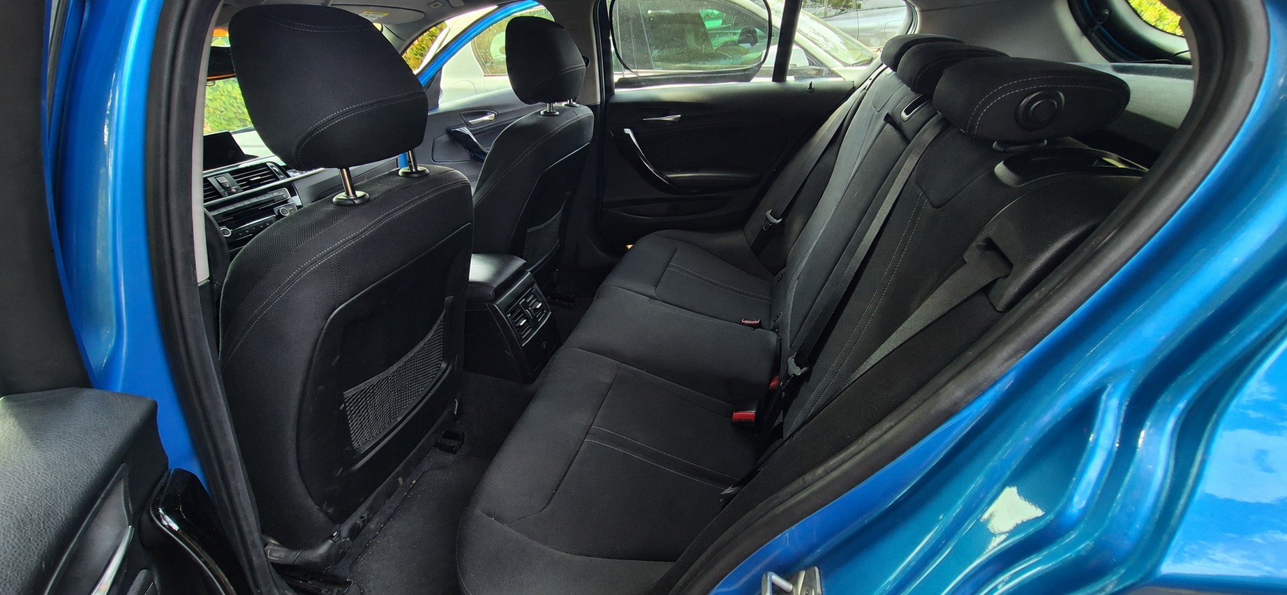 BMW 118i-image-5