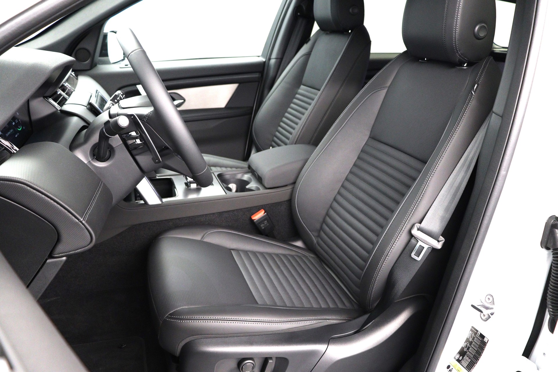LAND ROVER Discovery Sport 1.5 T 270e Dynamic SE mit AHK-image-2