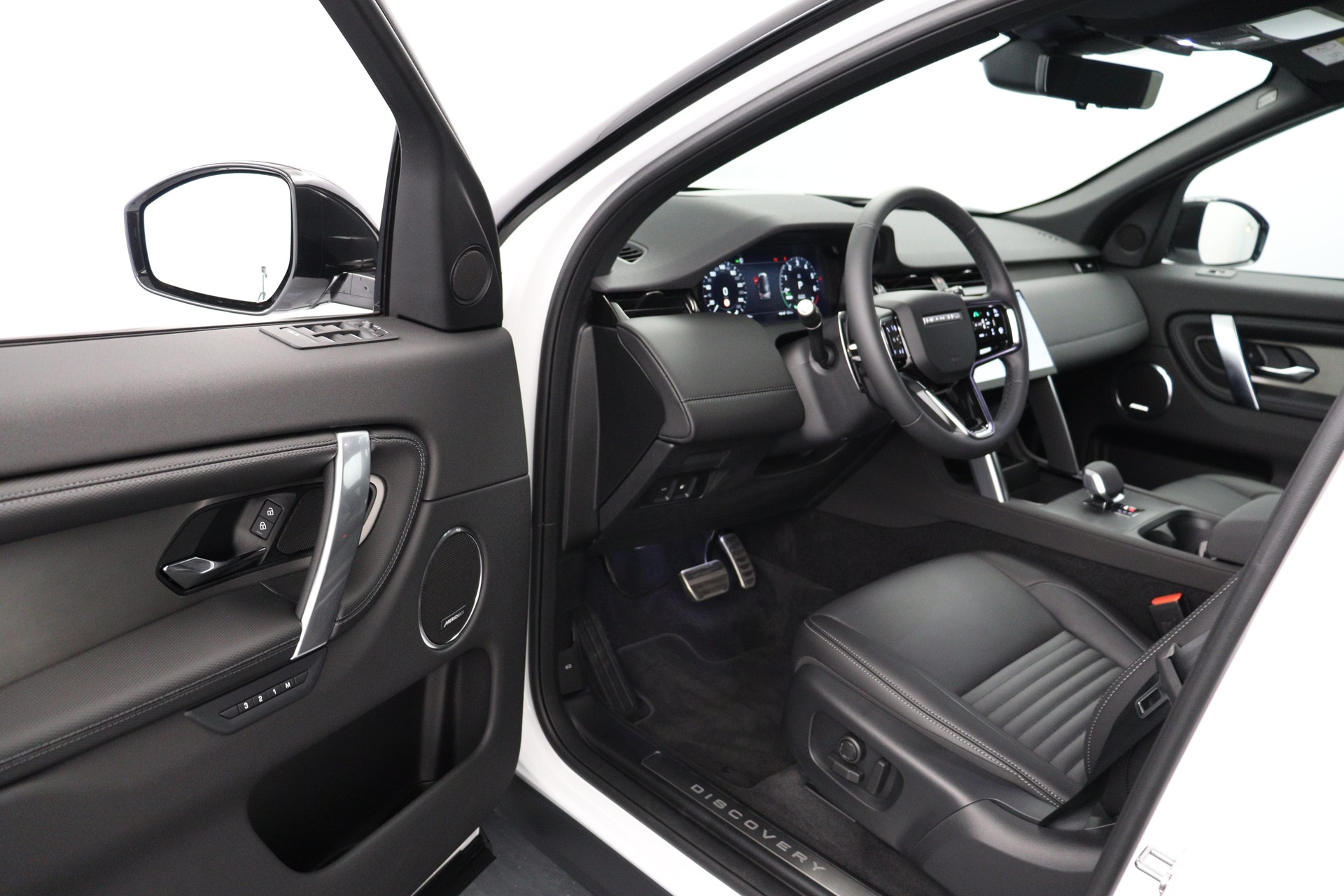 LAND ROVER Discovery Sport 1.5 T 270e Dynamic SE mit AHK-image-14