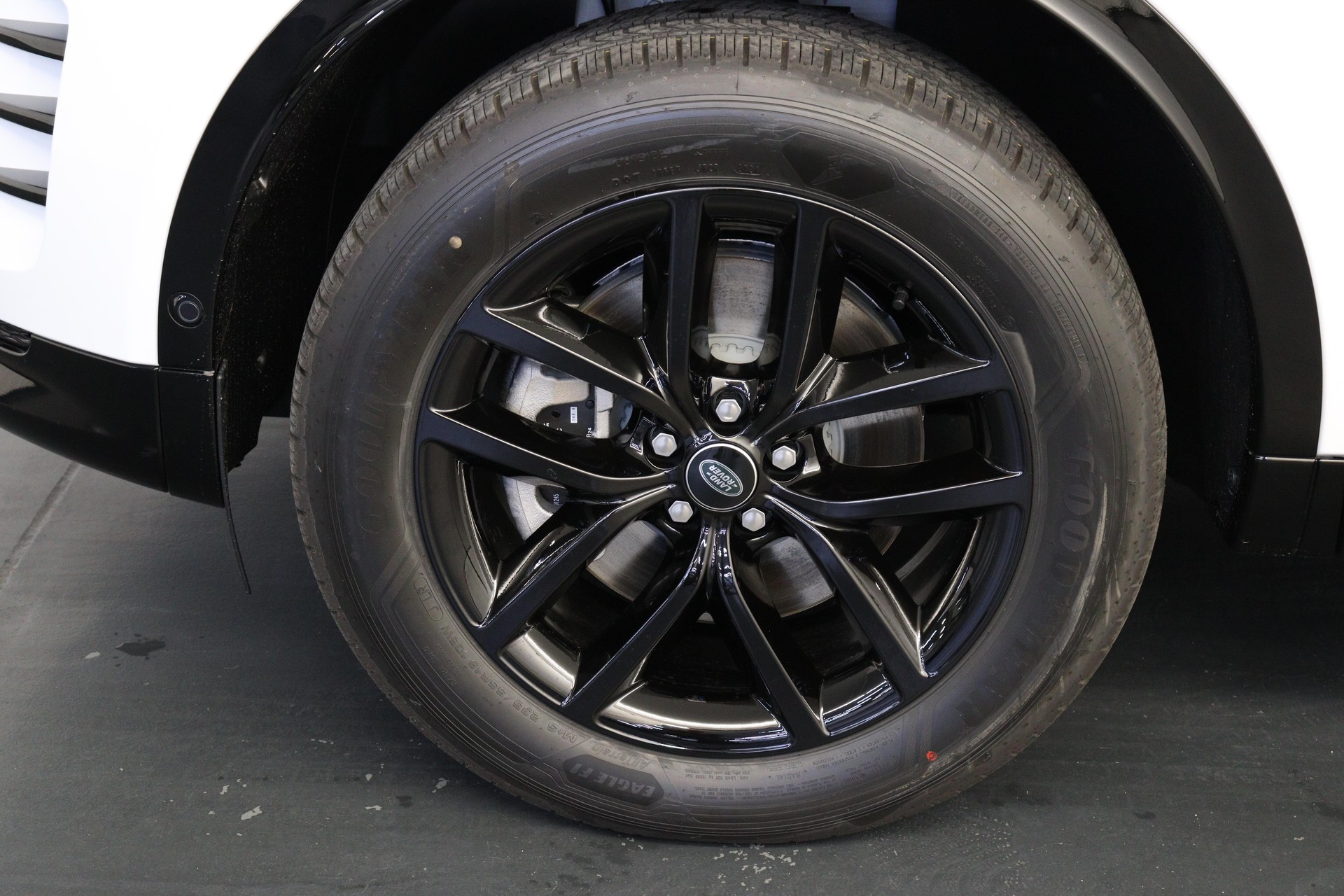 LAND ROVER Discovery Sport 1.5 T 270e Dynamic SE mit AHK-image-12