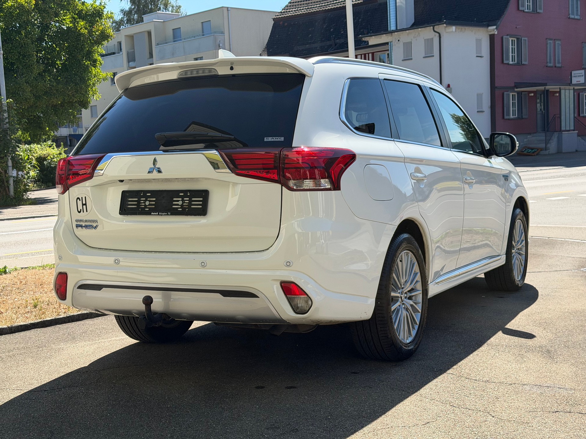 MITSUBISHI Outlander 2.4 PHEV Diamond 4WD Automatic-image-5