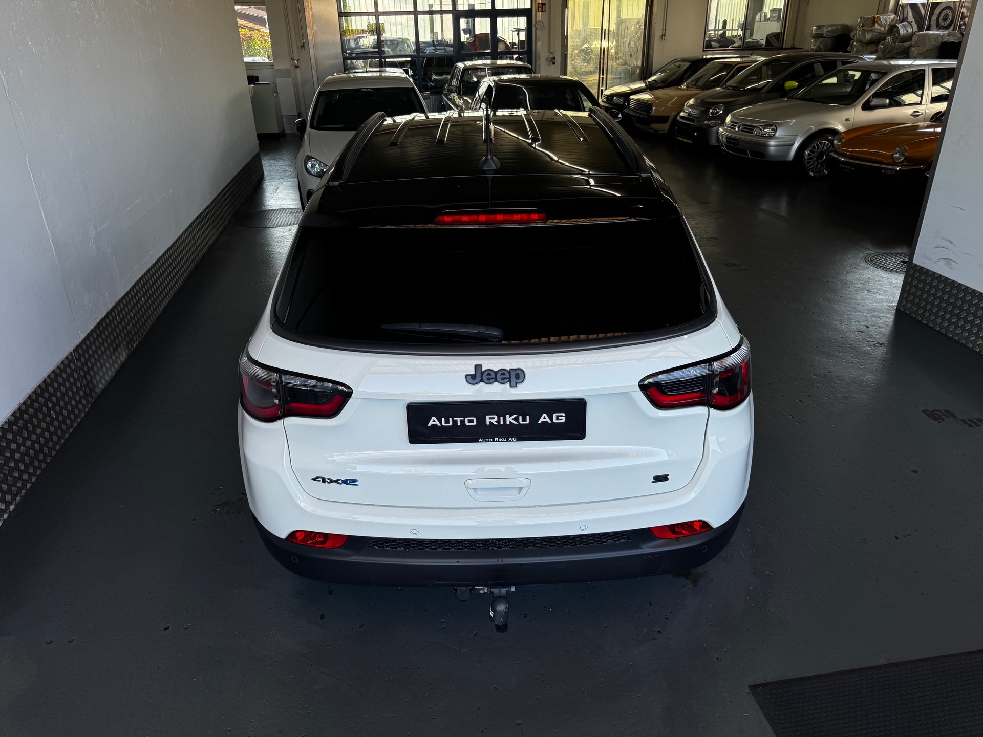 JEEP Compass 1.3 T PHEV S AWD-image-9