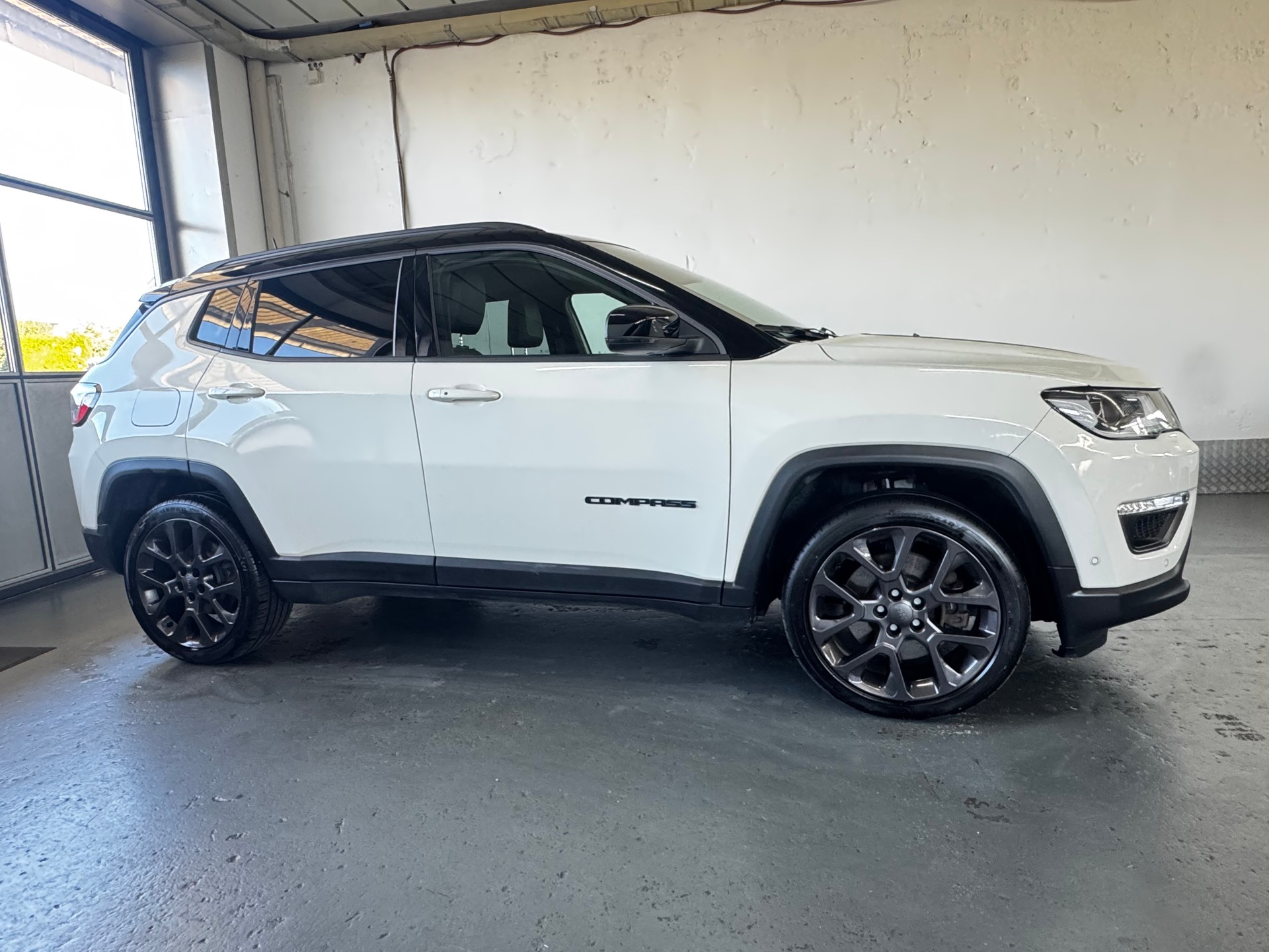 JEEP Compass 1.3 T PHEV S AWD-image-6