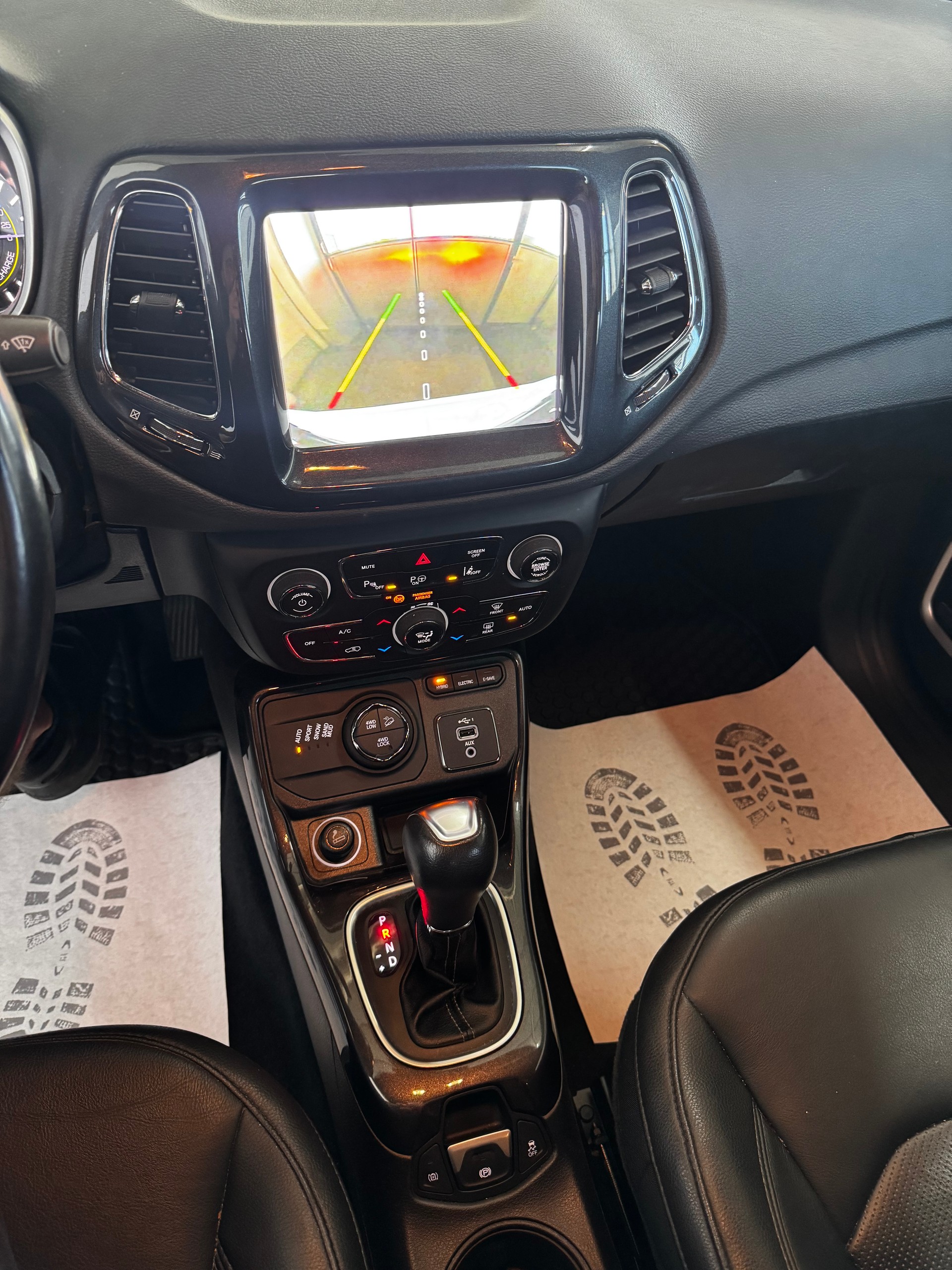 JEEP Compass 1.3 T PHEV S AWD-image-17